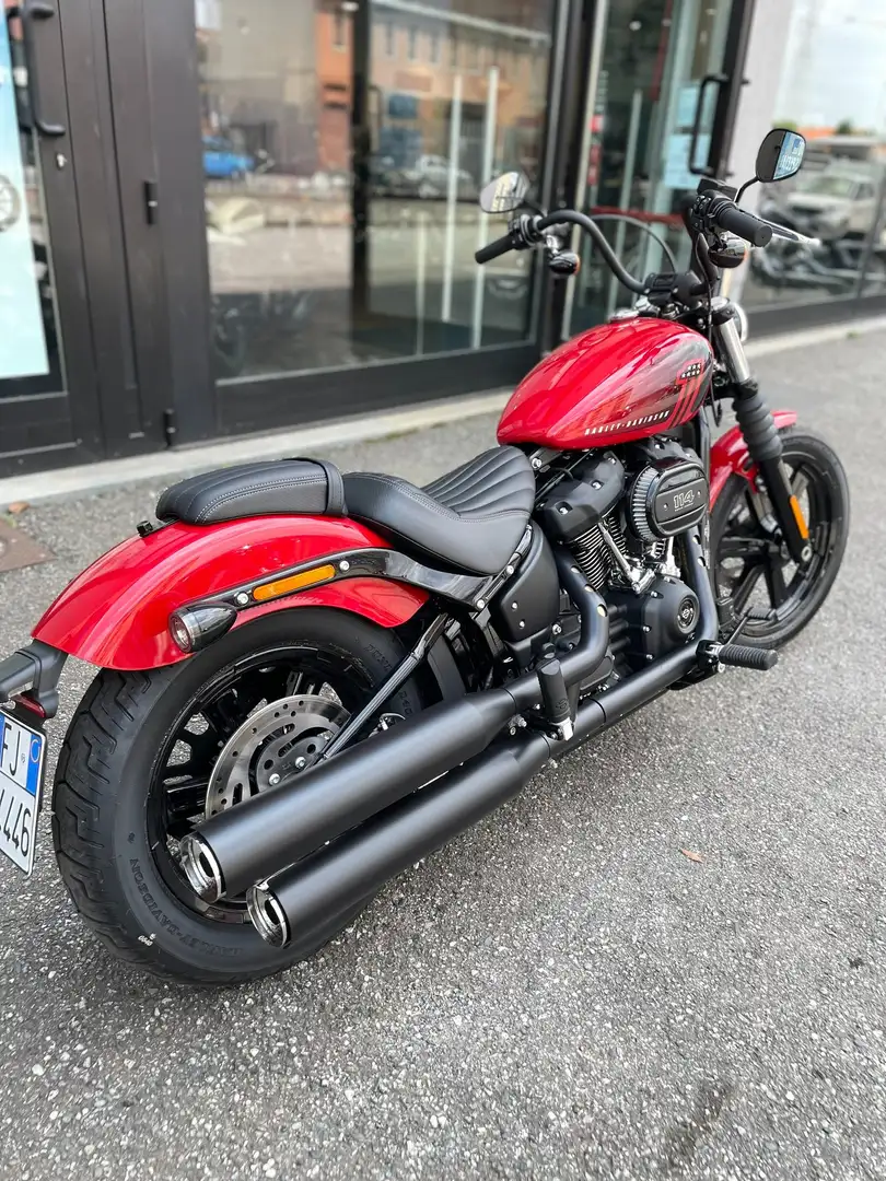 Harley-Davidson Softail Street bob 114 Roşu - 2