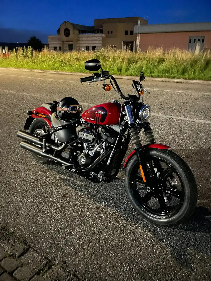 Harley-Davidson Softail Street bob 114 Roşu - 1