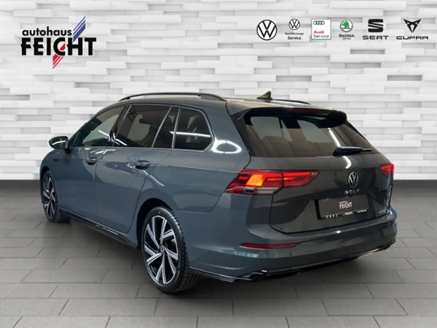 Volkswagen Golf Variant VIII 1.5 eTSI R-Line+AHK+LED+APP-C. Grau - 2