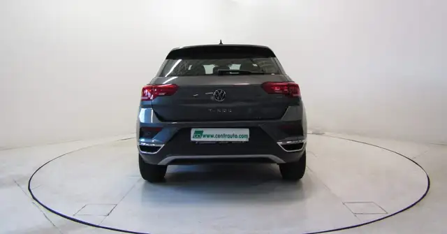 Volkswagen T-Roc view 4