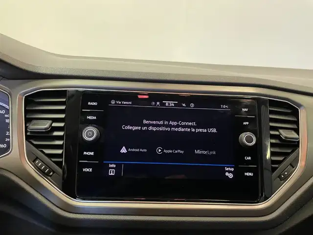 Volkswagen T-Roc view 12