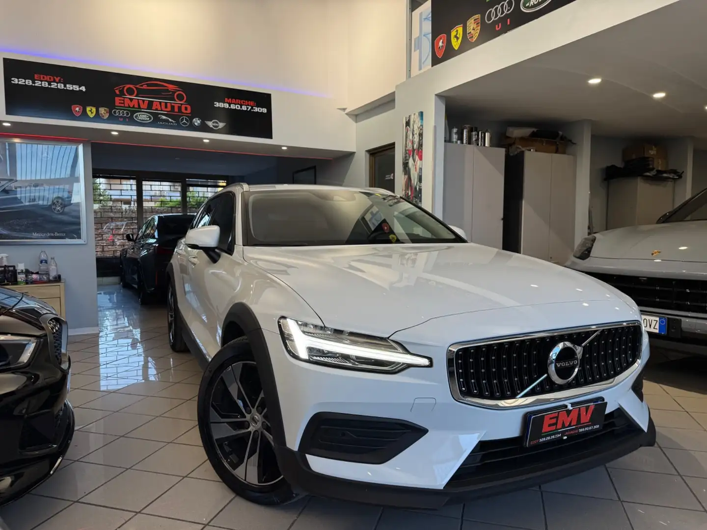 Volvo V60 Cross Country V60 Cross Country B4 (d) AWD automatico Ultimate Білий - 1