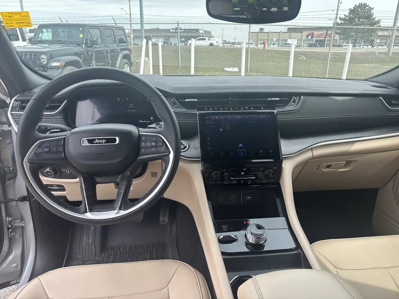 Jeep Grand Cherokee снимка Jeep Grand Cherokee