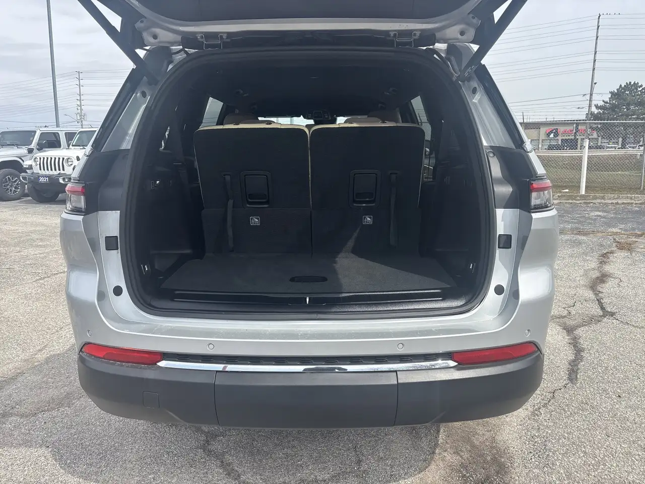 Jeep Grand Cherokee снимка Jeep Grand Cherokee