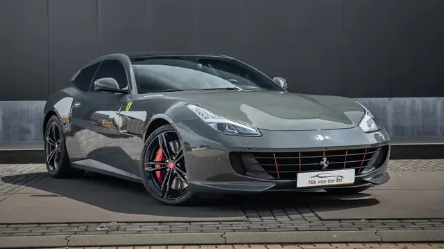 Ferrari GTC4 Lusso 6.3 V12