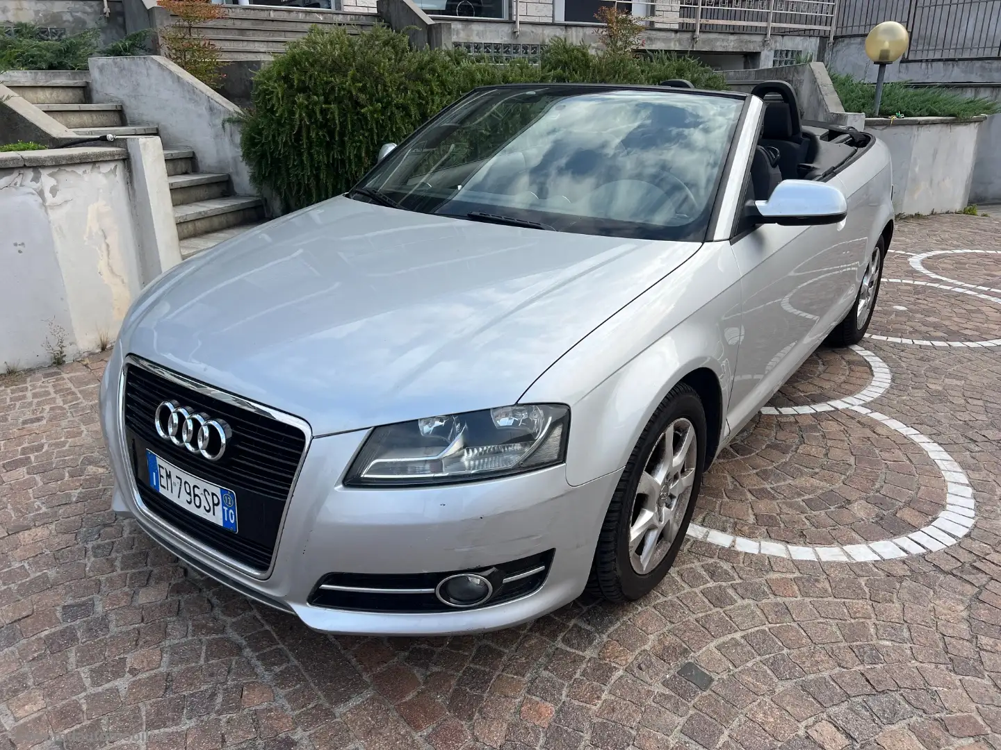 Audi A3 1.6 TDI Ambition CABRIO Plateado - 1