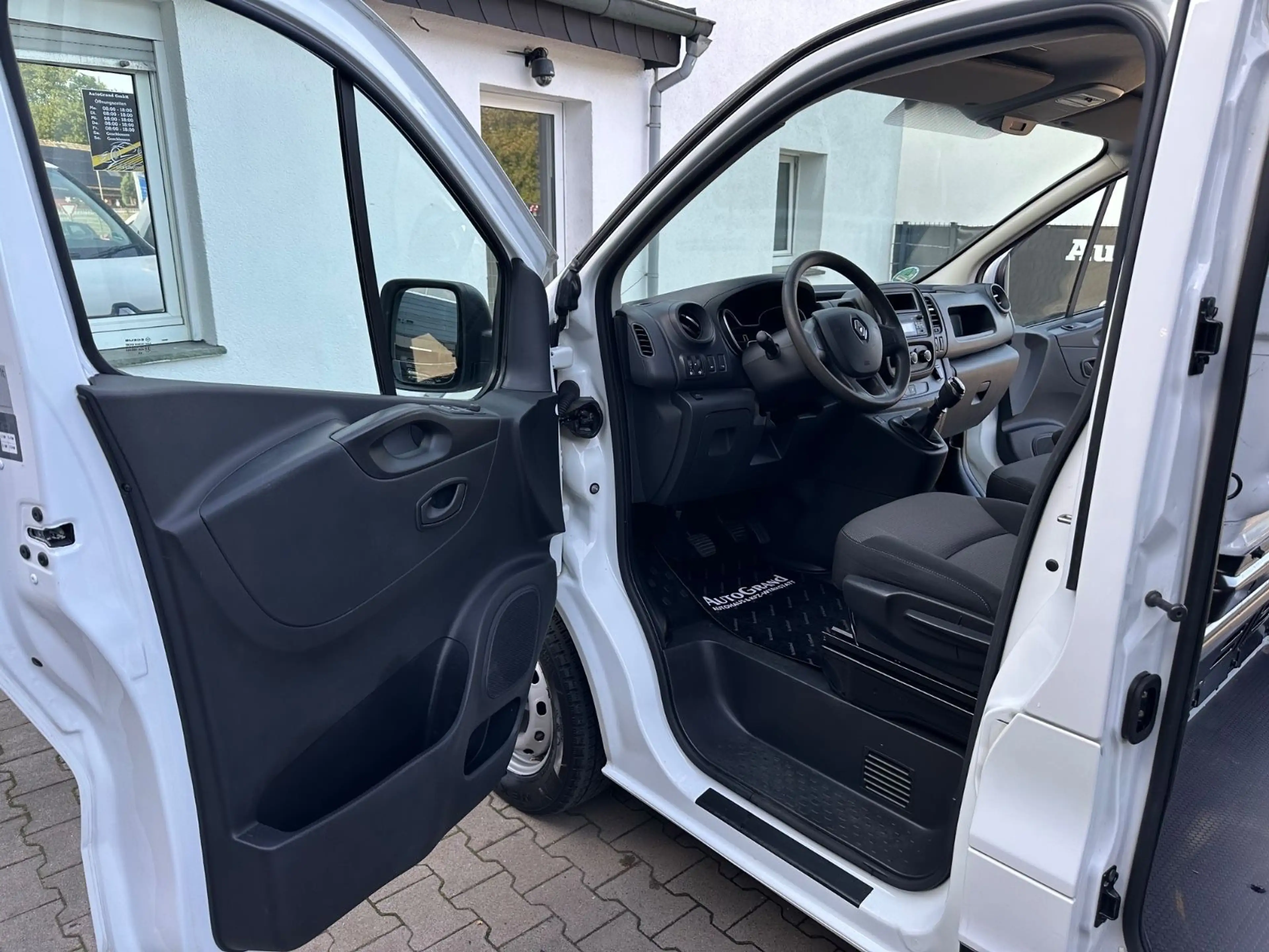 Renault Trafic Kasten L2H1 3,0t Komfort*1HAND*Klima*AHK* — photo 10