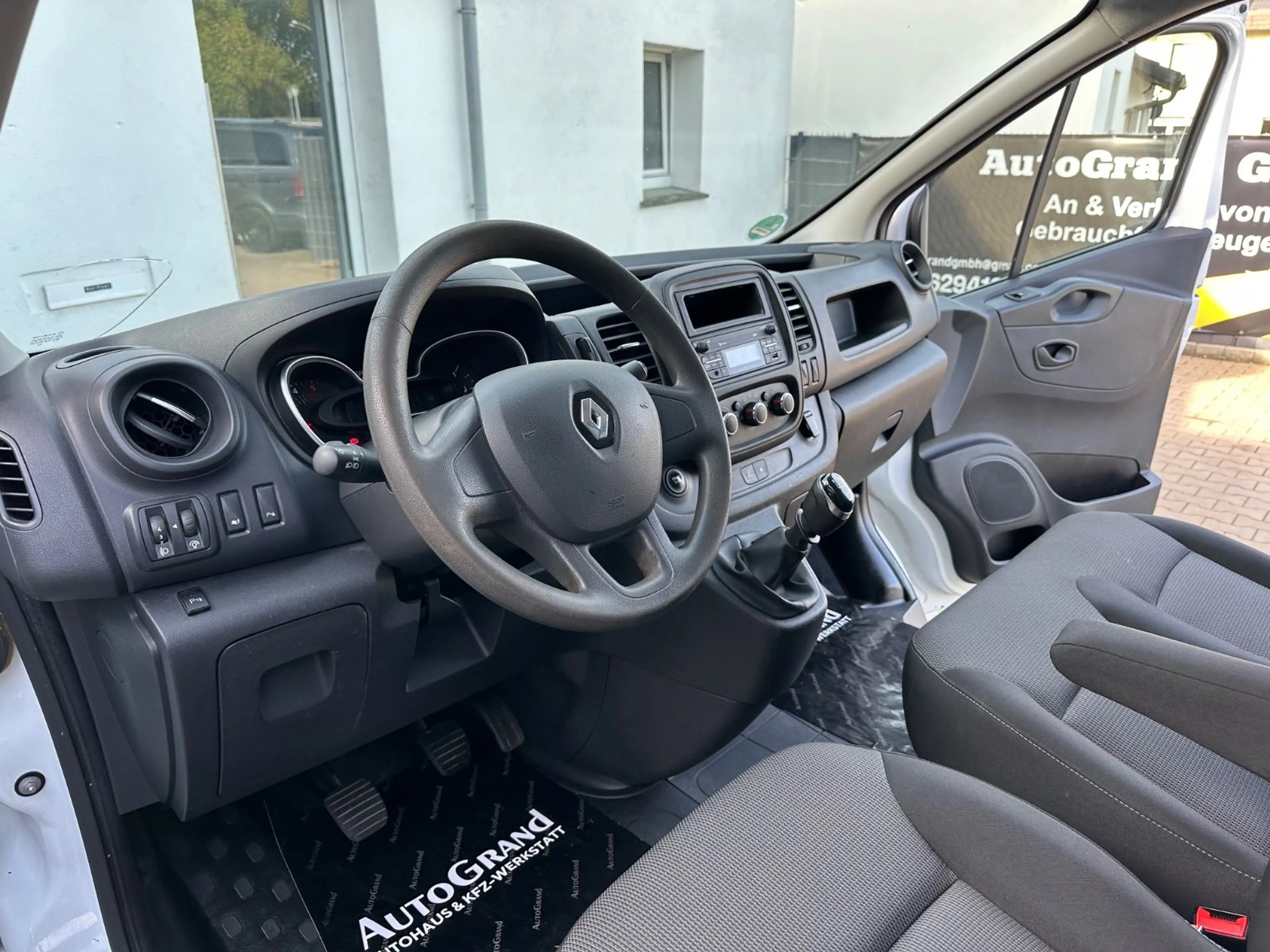 Renault Trafic Kasten L2H1 3,0t Komfort*1HAND*Klima*AHK* — photo 11