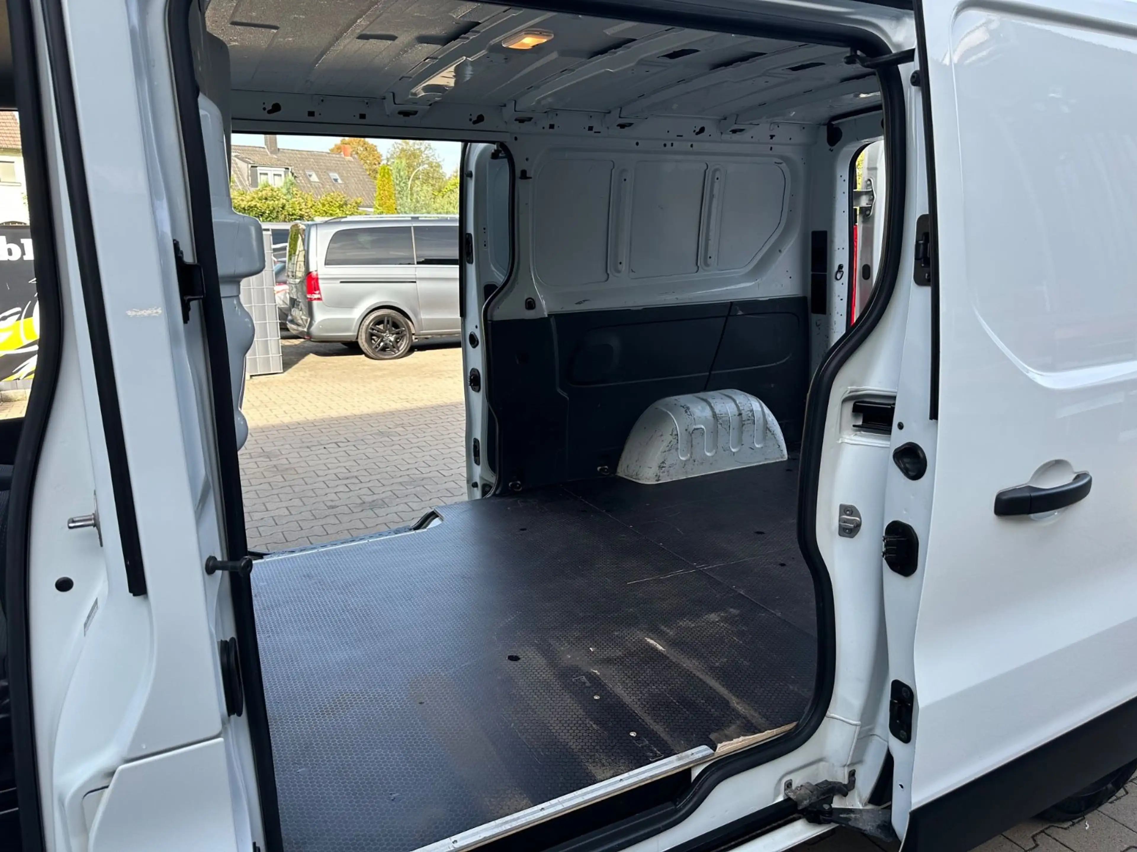 Renault Trafic Kasten L2H1 3,0t Komfort*1HAND*Klima*AHK* — photo 14