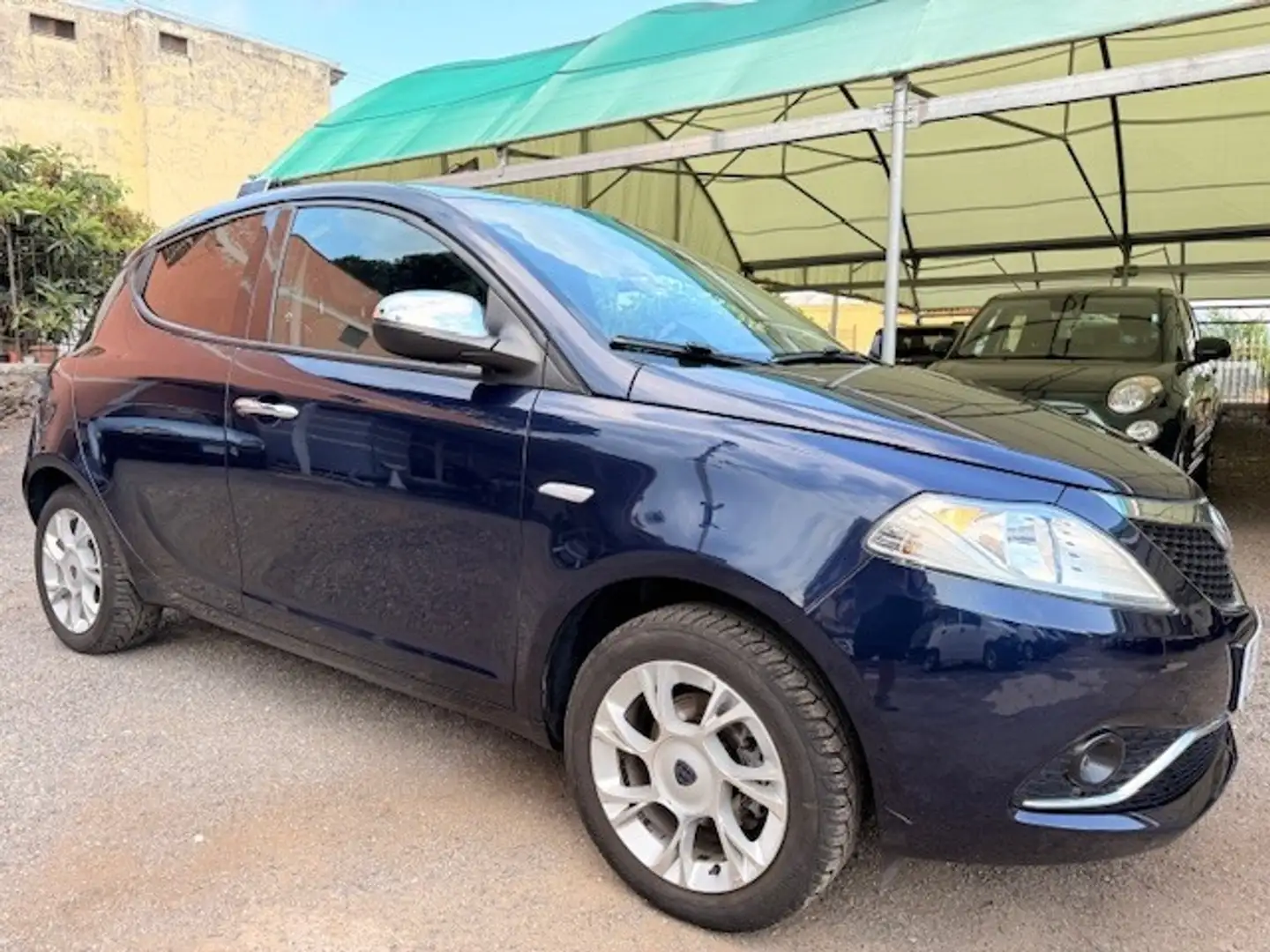 Lancia Ypsilon 1.2 69 CV 5 porte S&S Platinum Bleu - 1