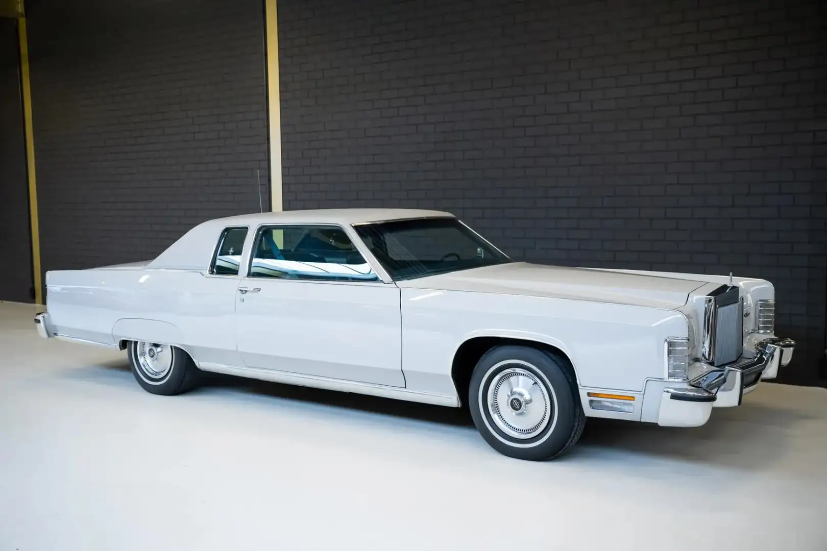 Lincoln Continental Coupe (1 owner, original paint) Grijs - 2