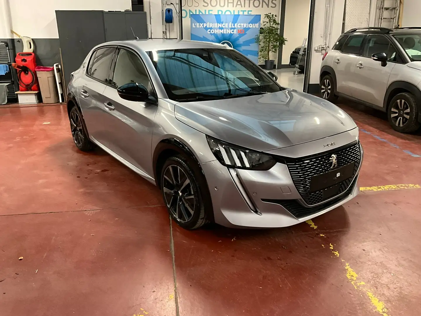 Peugeot 208 1.2i PureTech GT (EU6.4) Gris - 2