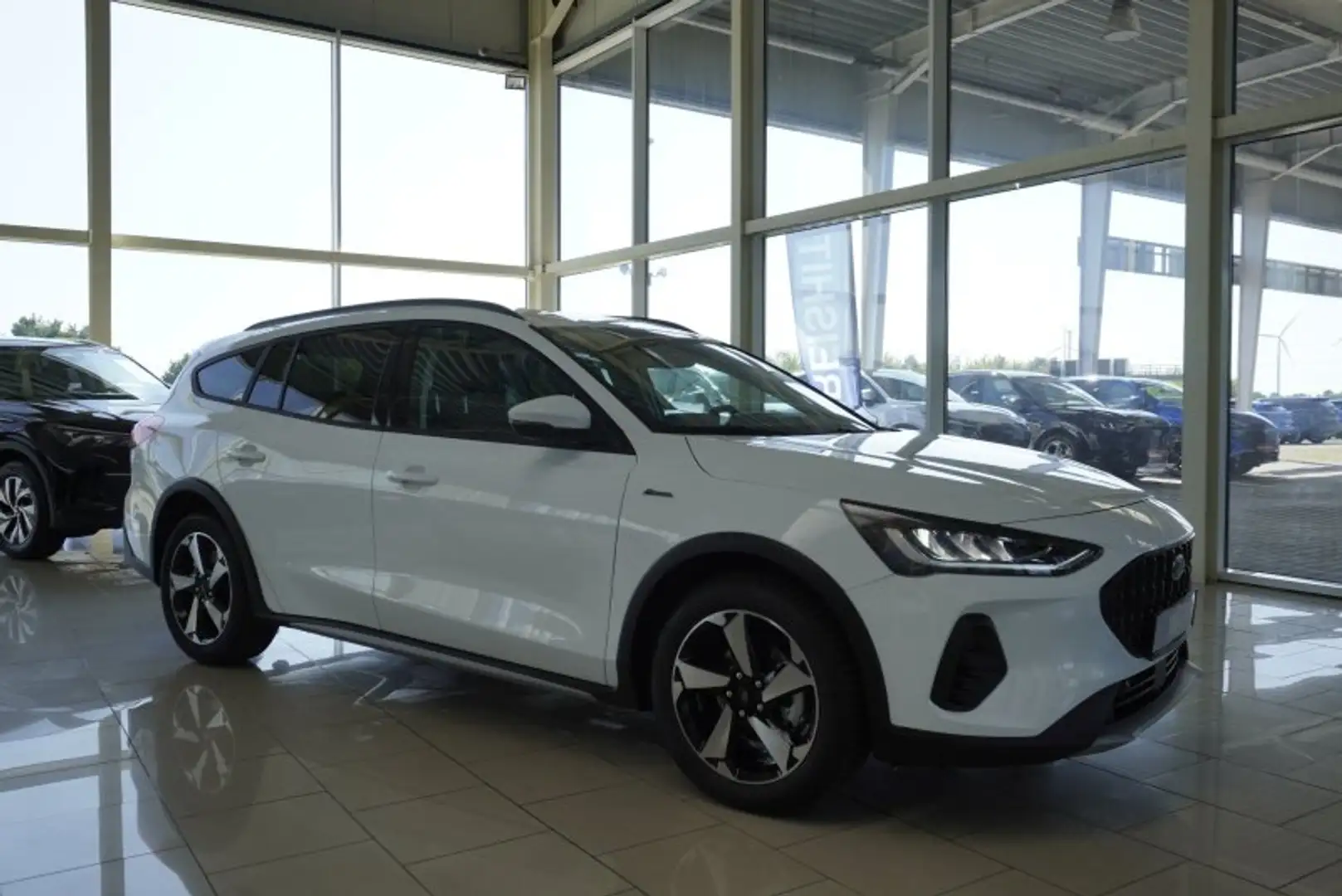 Ford Focus Active X 1,0 155PS aAHK/Navi/Kamera/Winterp.     * Weiß - 1