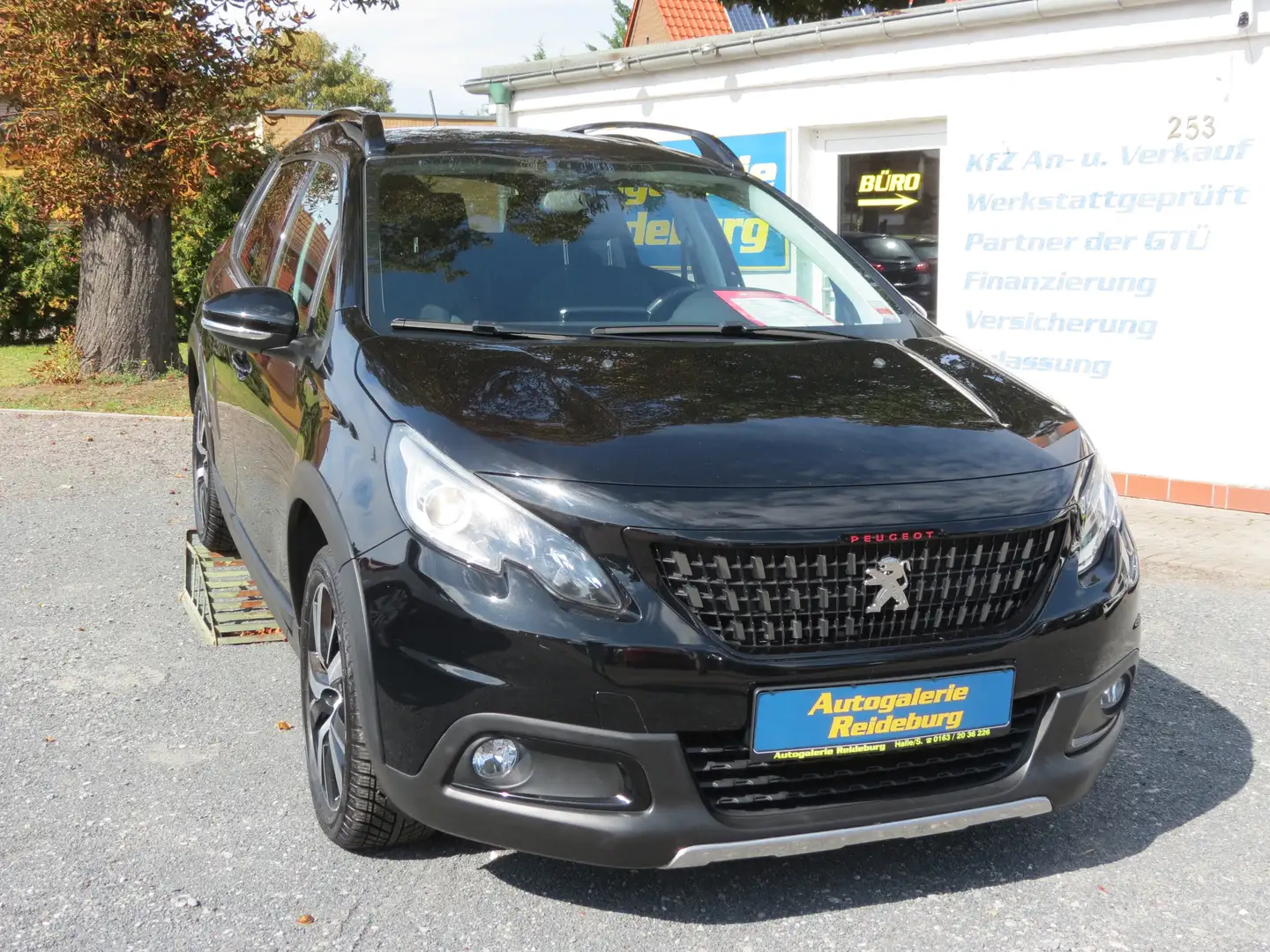 Peugeot 2008 Allure GT-Line Erst 38Tkm!!Teilleder!! TOP!! Schwarz - 1