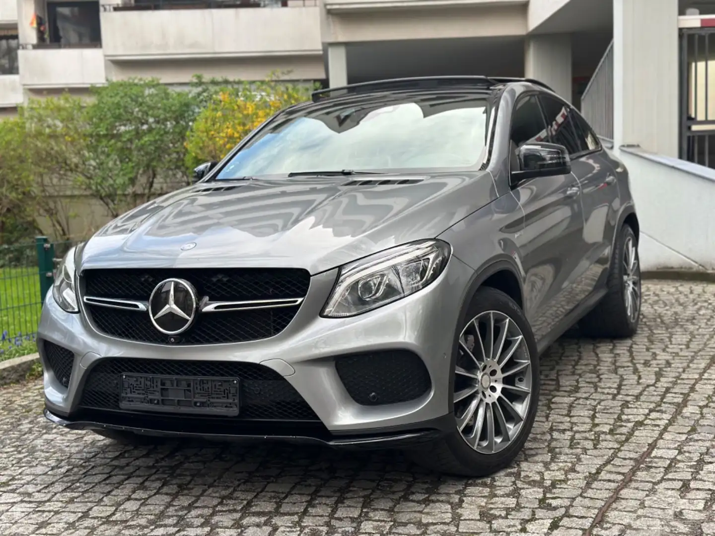 Mercedes-Benz GLE 450 4MATIC/PANO/Distr./H&K/360 CAM Gümüş rengi - 1