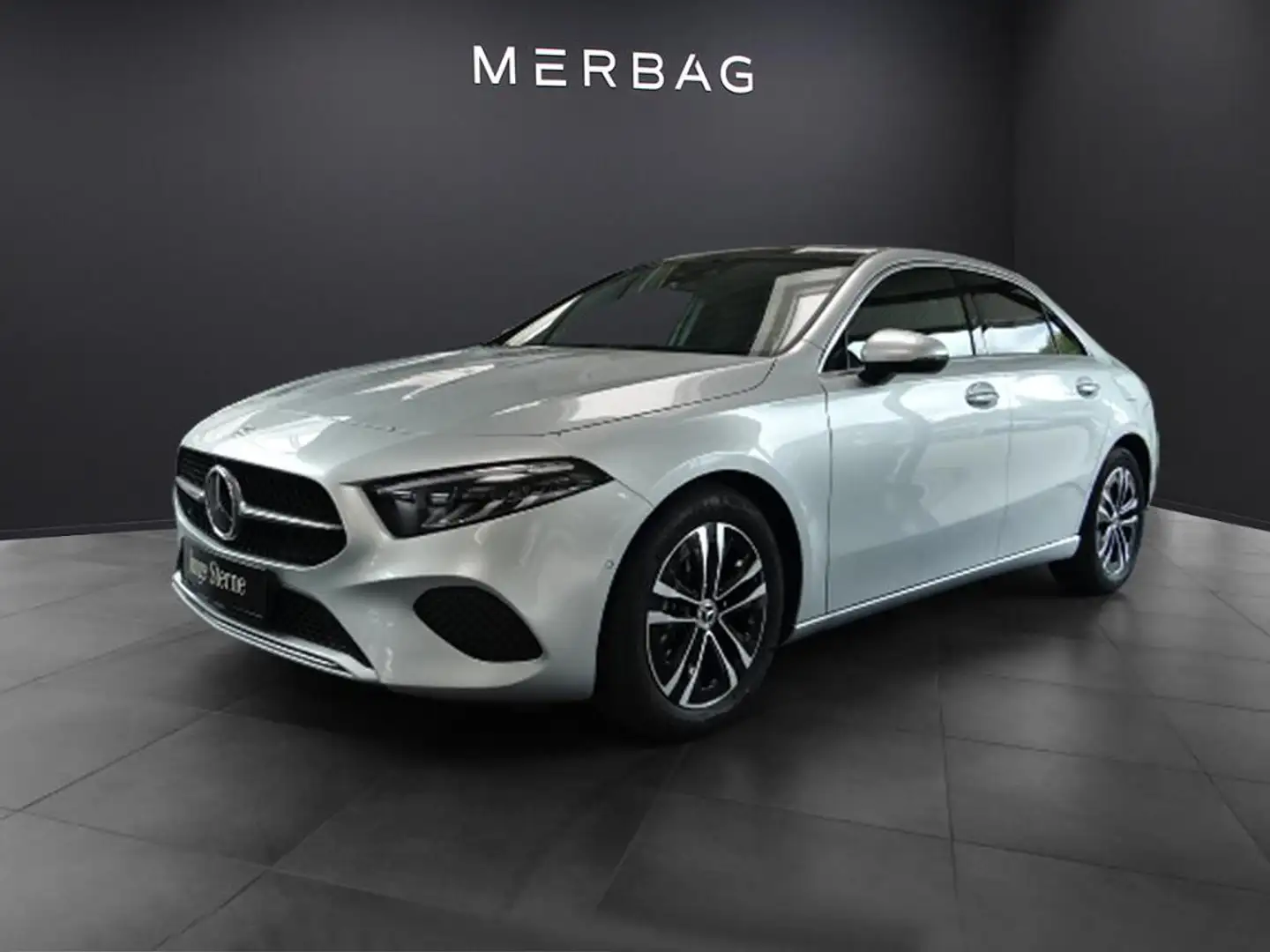 Mercedes-Benz A 200 *Limousine Progressive Pano Distro AHK Lim Silber - 2