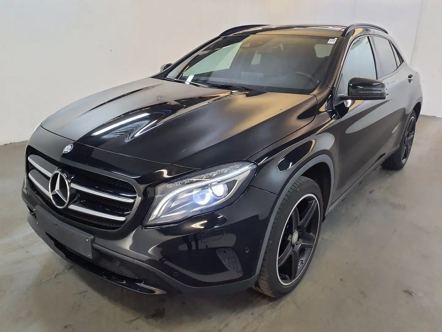 Mercedes-Benz GLA 250 GLA250 7G-DCT URBAN Score-AMG ALU-PANODACH-R.CAM Schwarz - 2