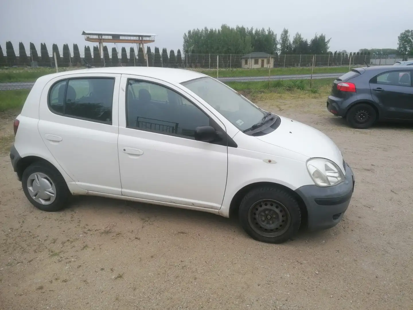 Toyota Yaris 1.0 Alb - 2