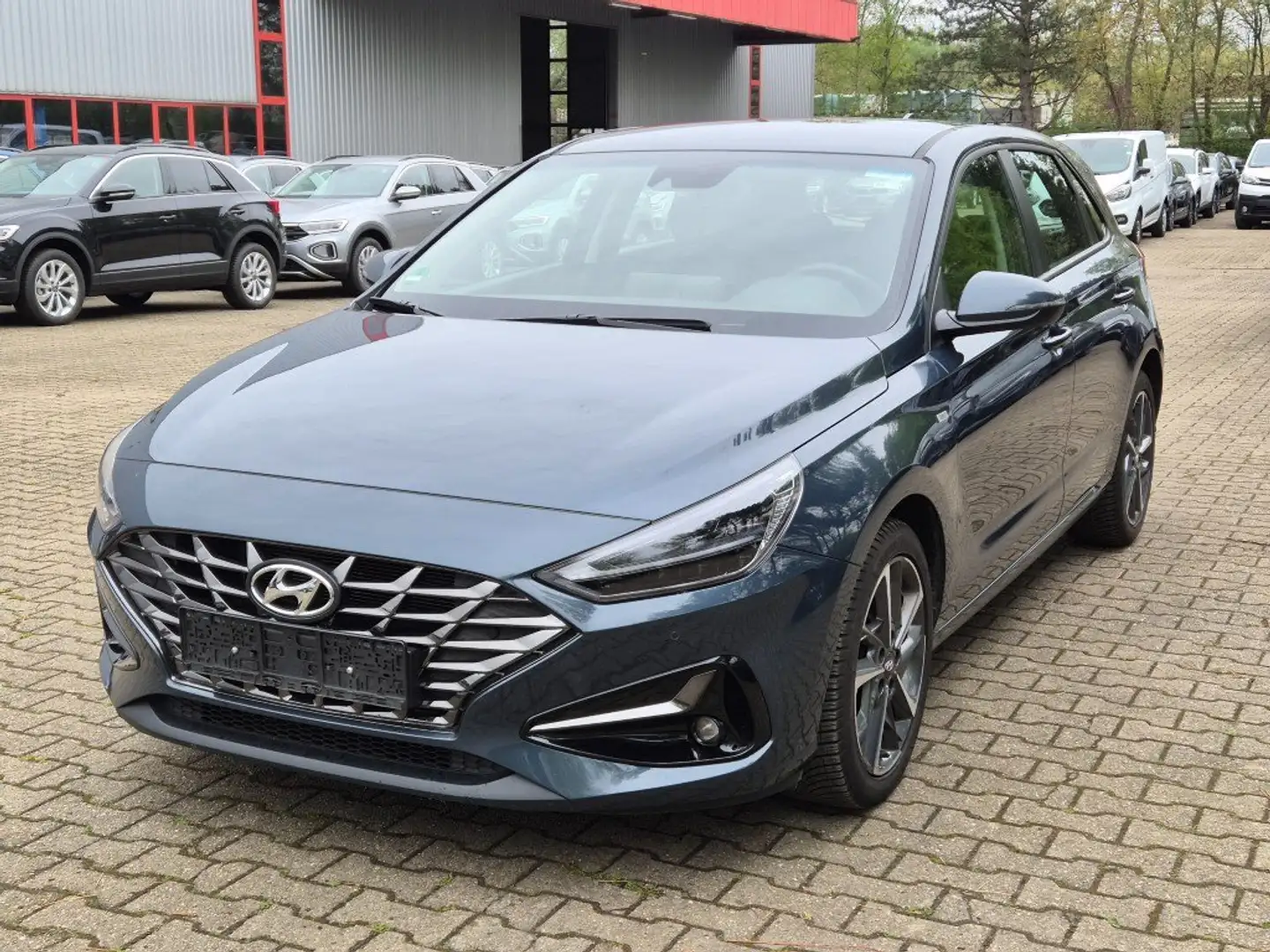 Hyundai i30 Trend Mild-Hybrid Autom. NAVI, LED Blau - 1