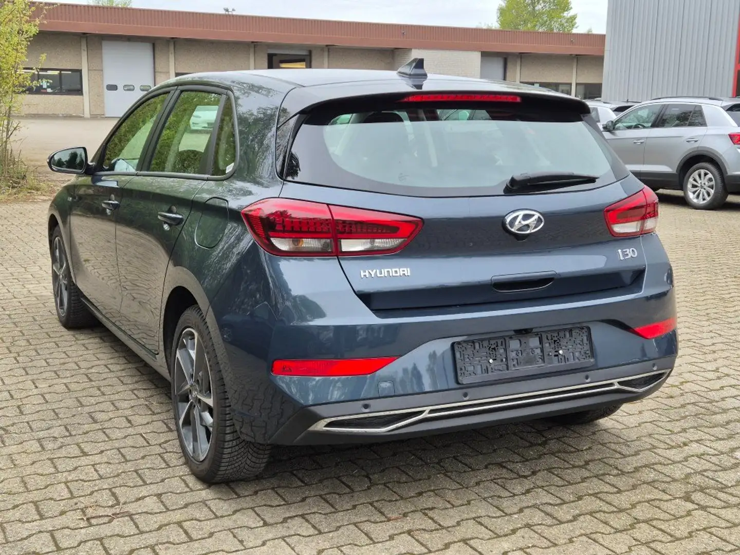 Hyundai i30 Trend Mild-Hybrid Autom. NAVI, LED Blau - 2