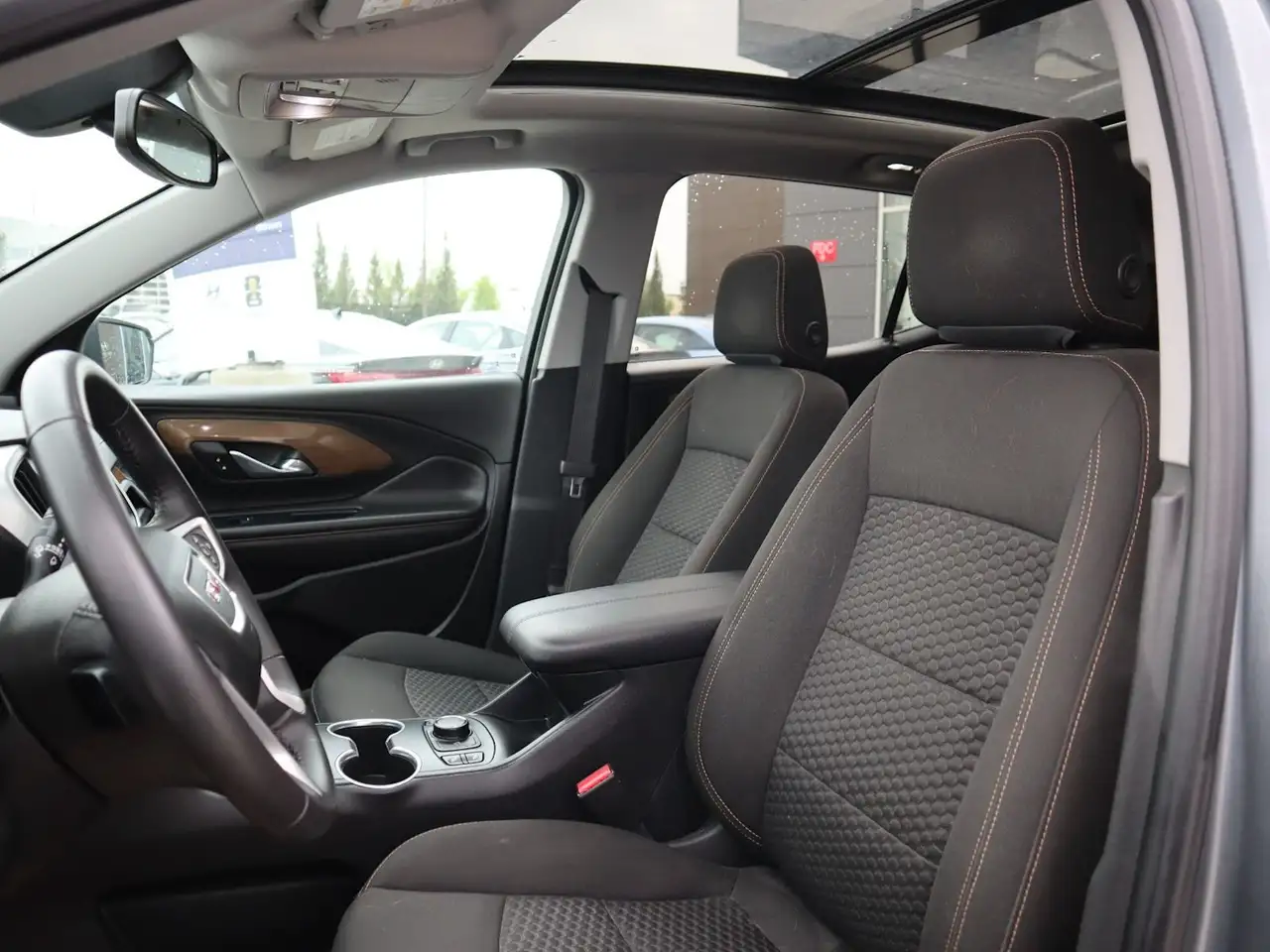 GMC Terrain photo GMC Terrain