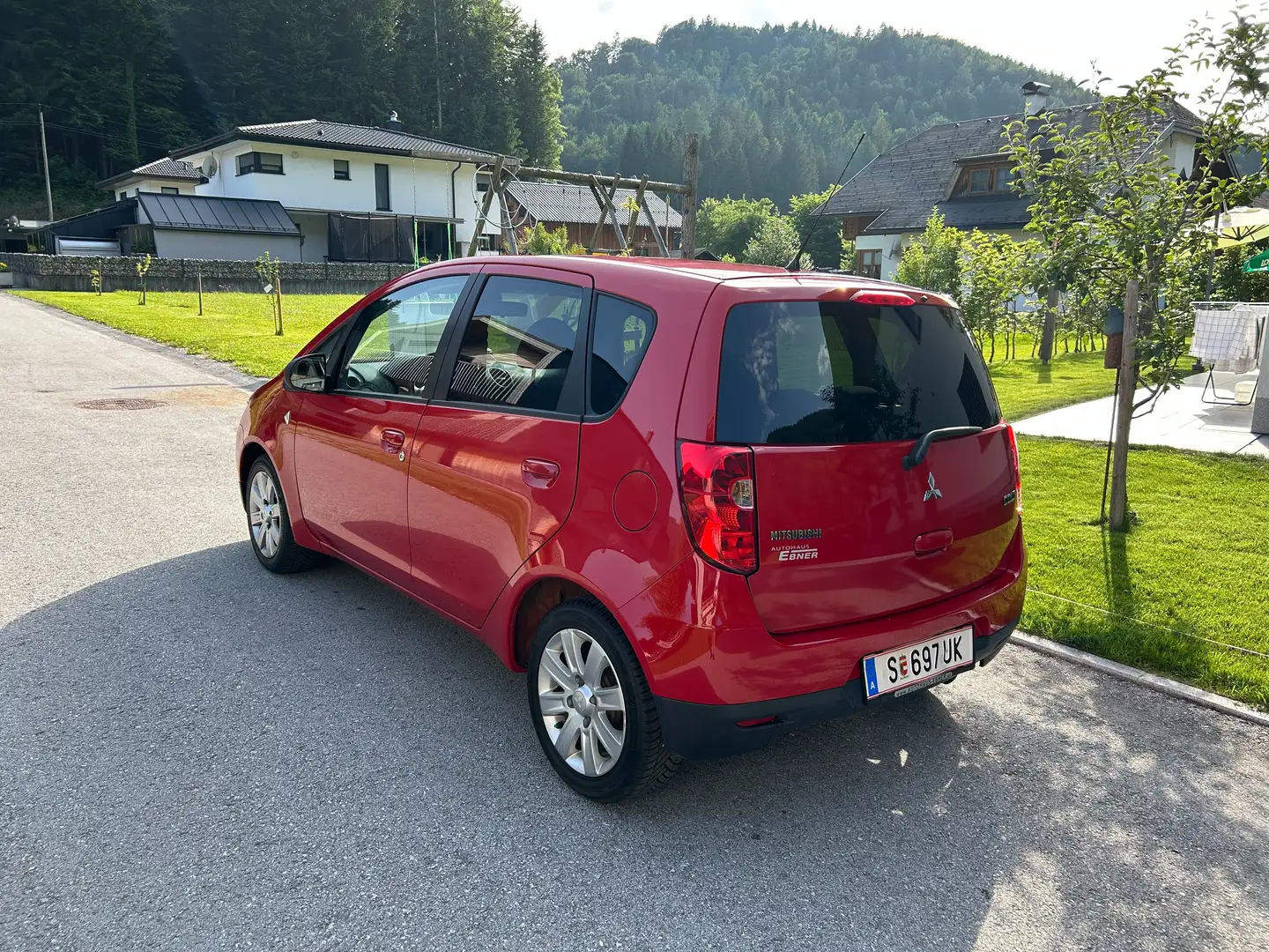 Mitsubishi Colt Colt 5dr 1,1 MPI Top Edition Top Edition Rot - 2