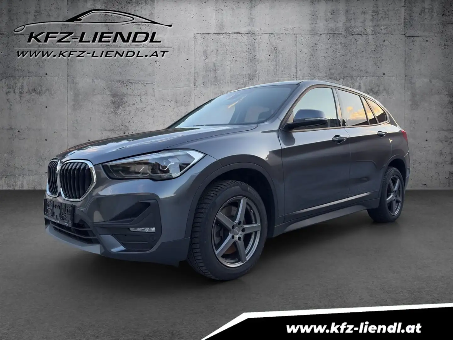 BMW X1 xDrive20d Grau - 1