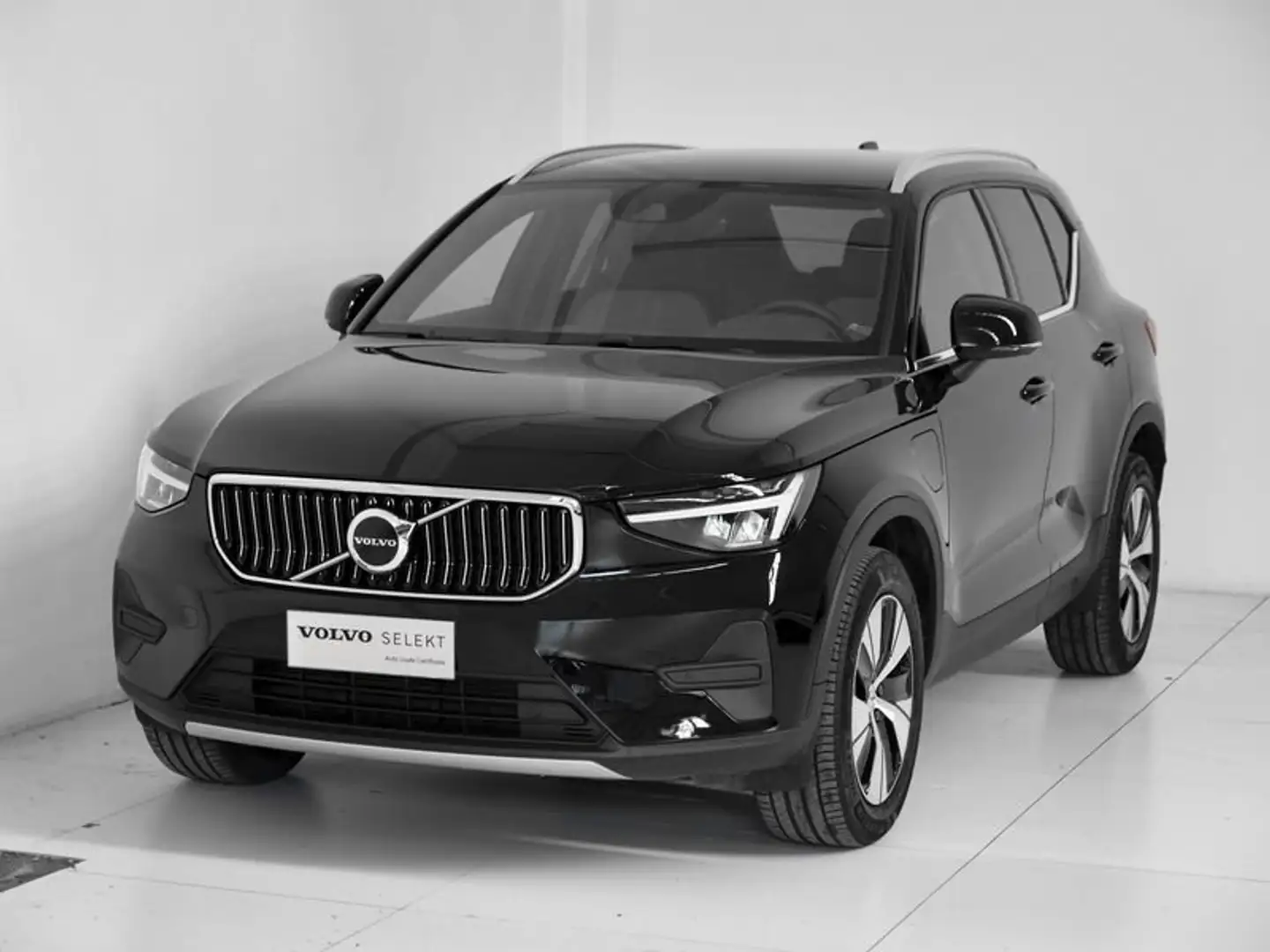 Volvo XC40 T4 Recharge Plug-in Hybrid automatico Core Volvo Nero - 1