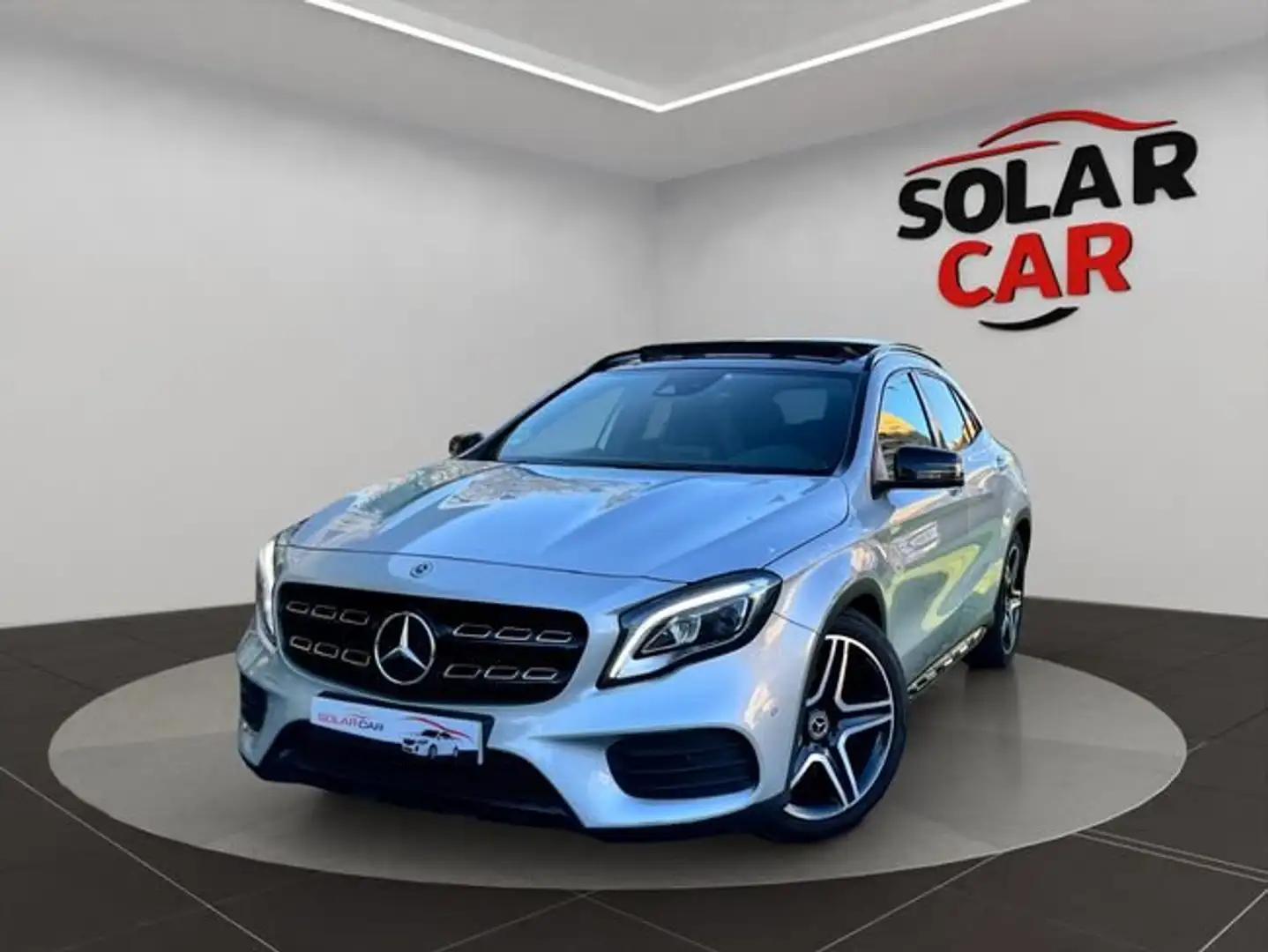 Mercedes-Benz GLA 250 4Matic 7G-DCT Gris - 1