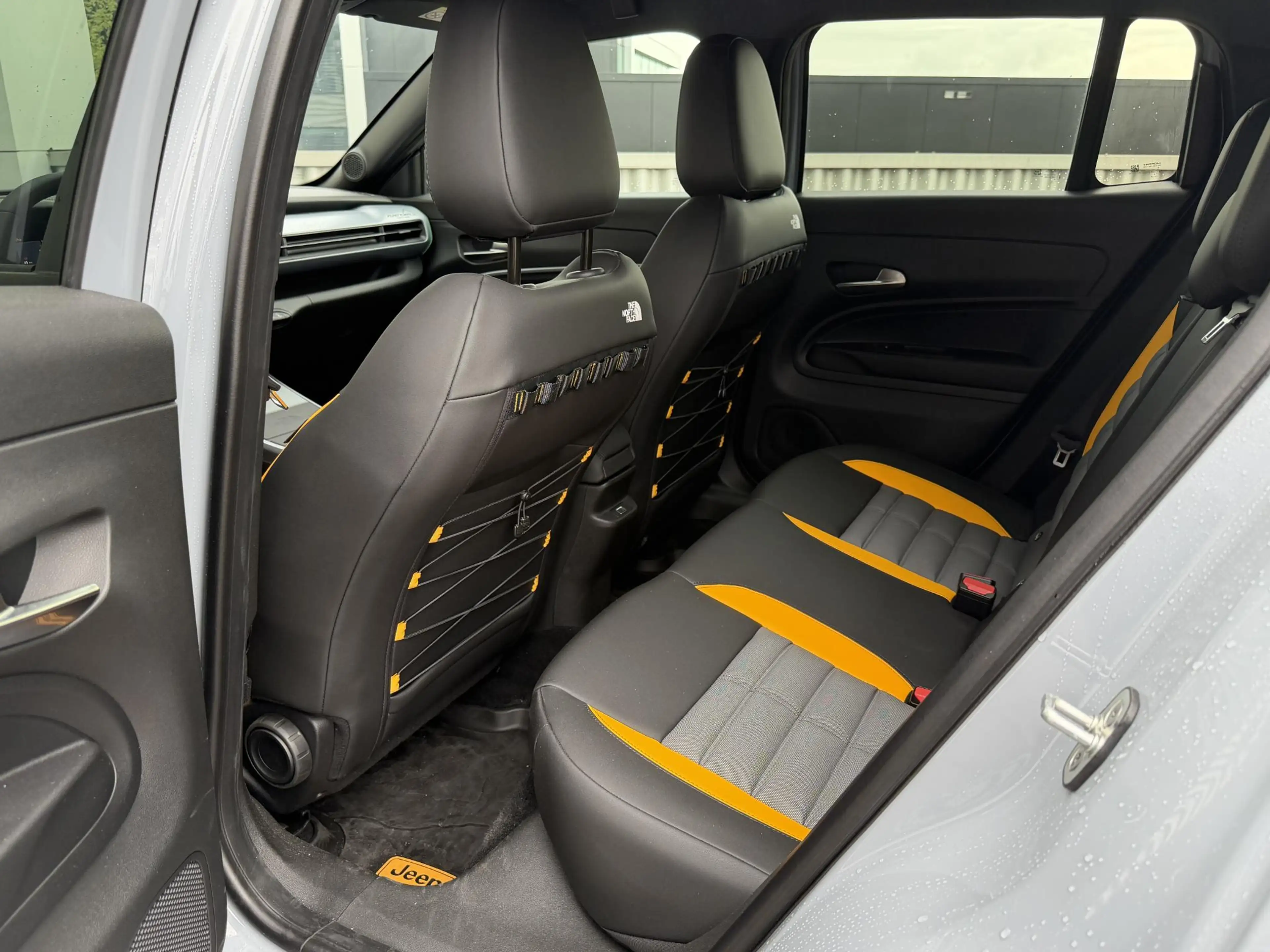 Jeep Avenger 1.2T 4xe 136pk The North Face | Automaat | All Sea — photo 11
