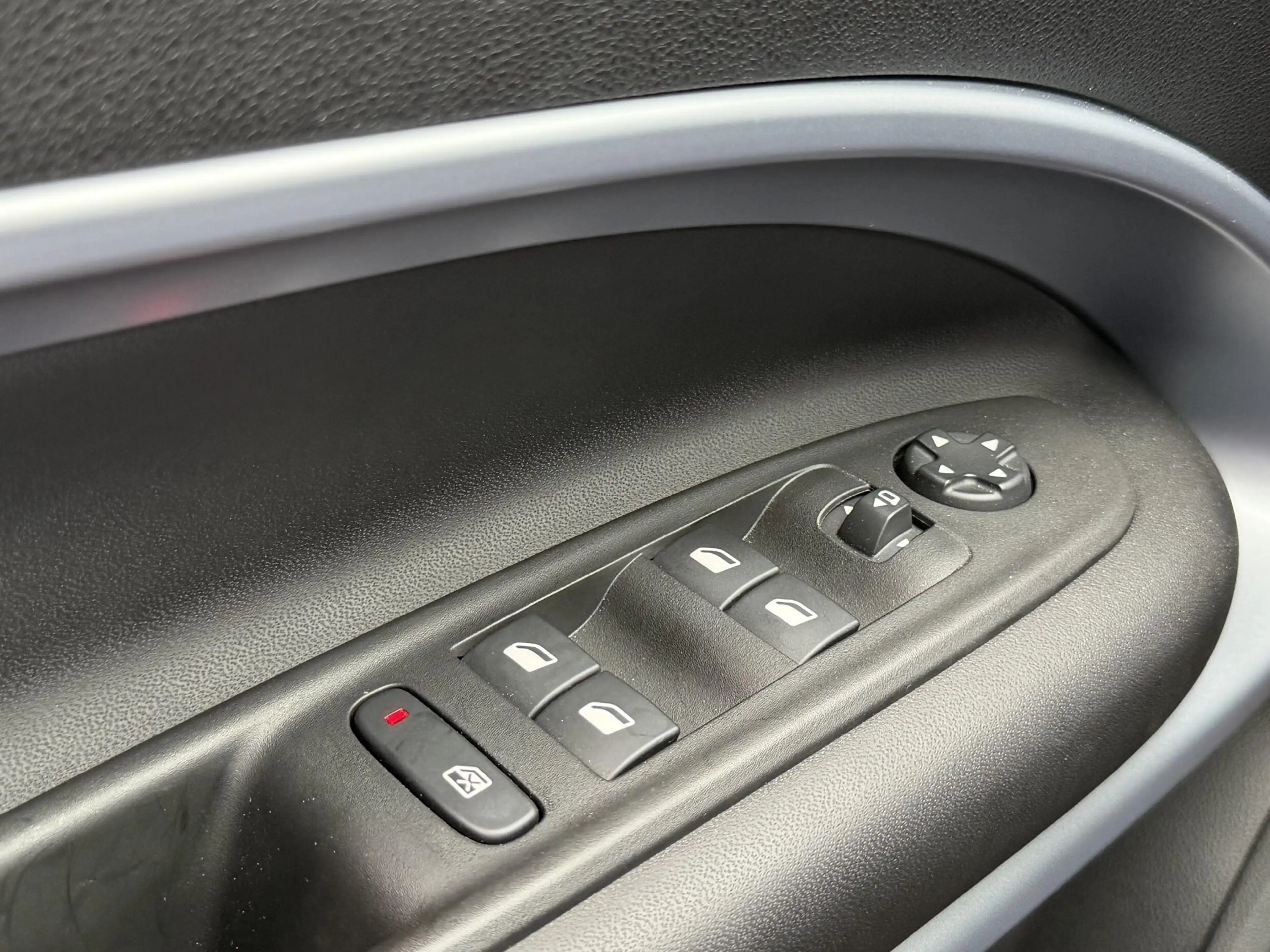 Jeep Avenger 1.2T 4xe 136pk The North Face | Automaat | All Sea — photo 15