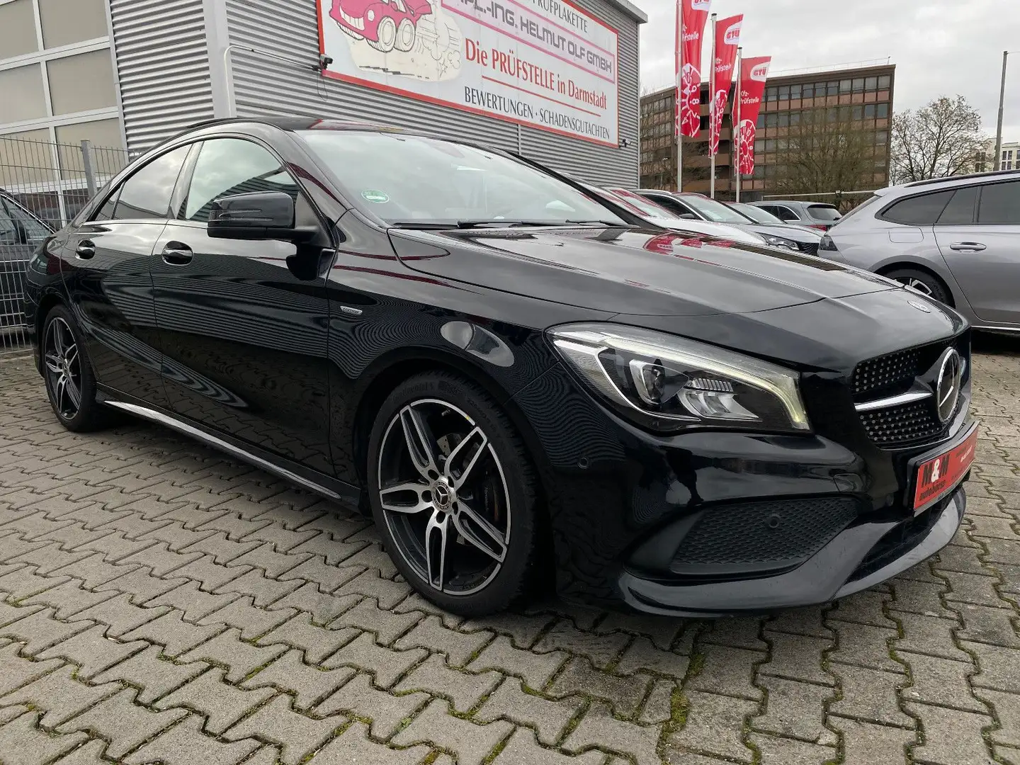 Mercedes-Benz CLA 200 AMG Edition HarmanKardon/Pano/PDC+Kamera Noir - 2