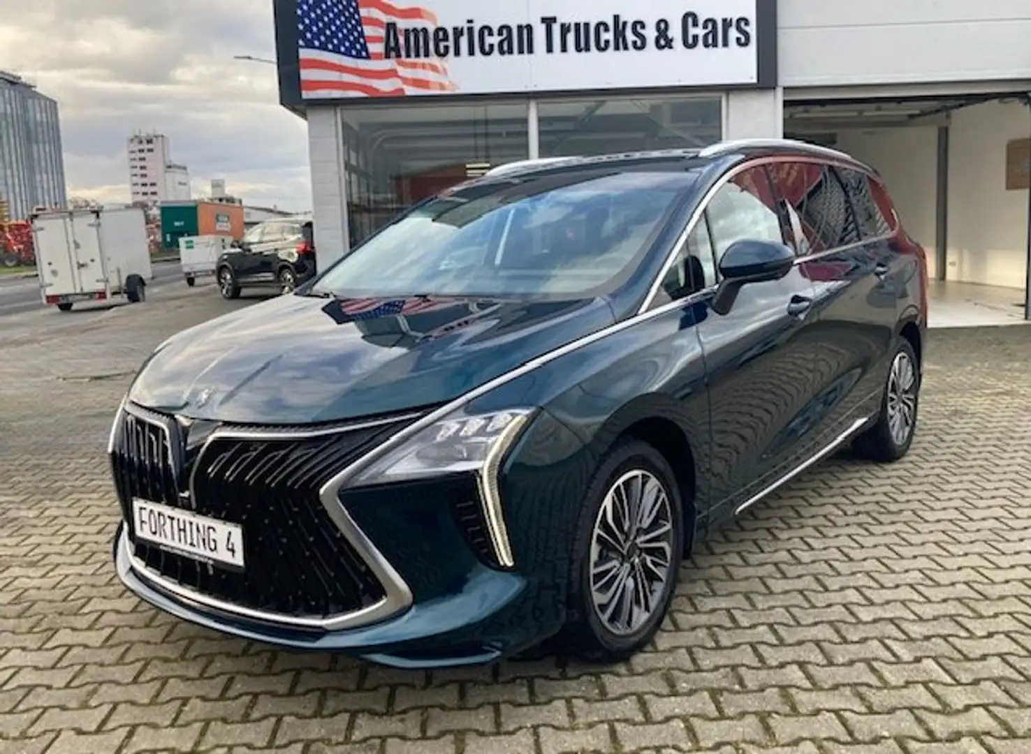 Forthing U-Tour 7-Sitzer/Panorama/DAB/360°Kamera/Sitzheizung Grün - 1