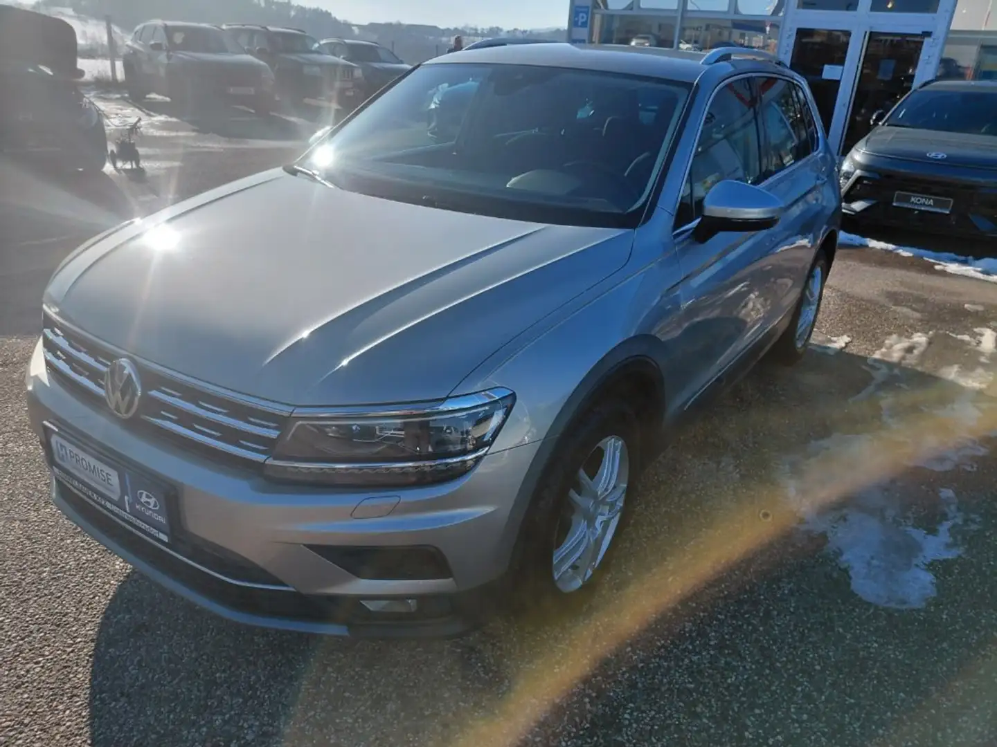 Volkswagen Tiguan 2.0TDI SCR 4Motion Highline DSG Massagesitz Grau - 1