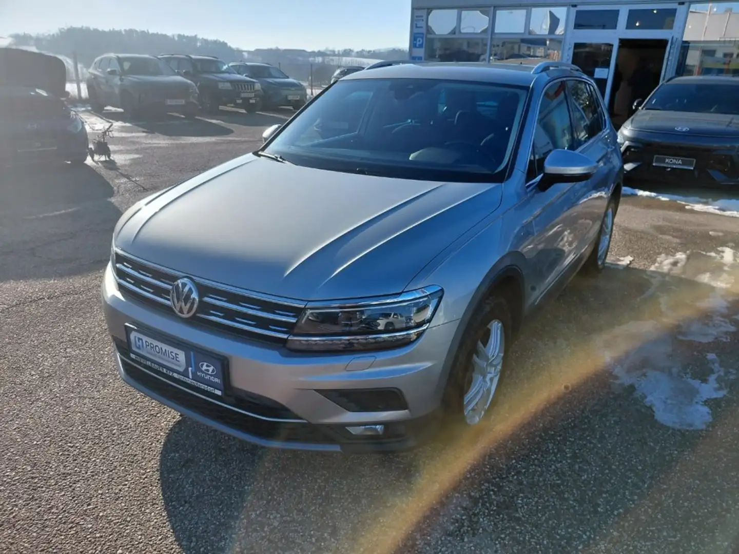Volkswagen Tiguan 2.0TDI SCR 4Motion Highline DSG Massagesitz Gris - 2