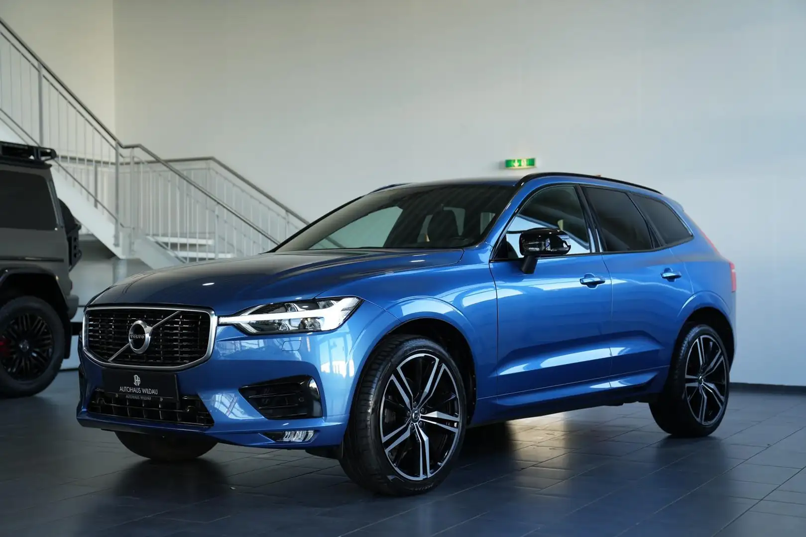 Volvo XC60 XC60 R Design 2WD *AUT*KEYLEES*NAV*LED*H&K* Bleu - 2
