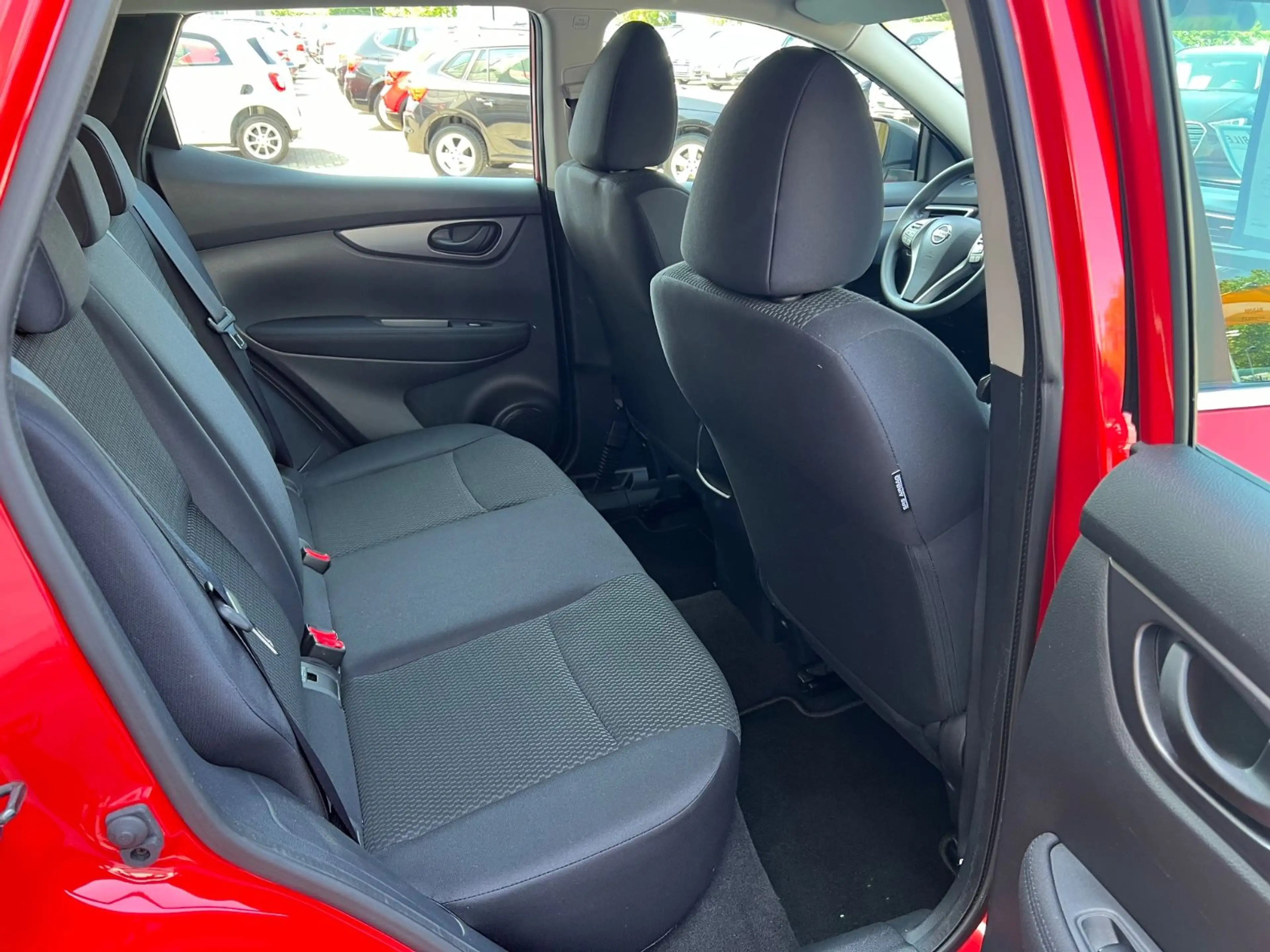 Nissan Qashqai Visia — photo 15