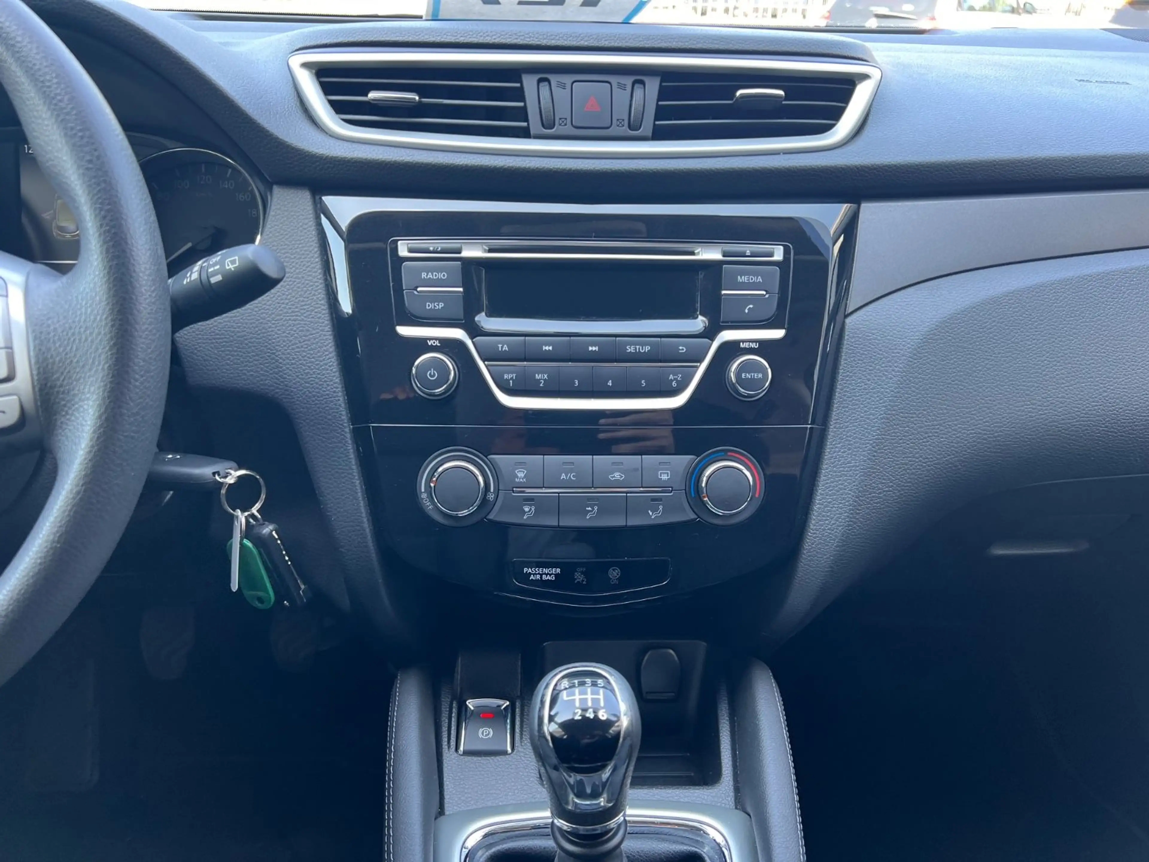 Nissan Qashqai Visia — photo 11