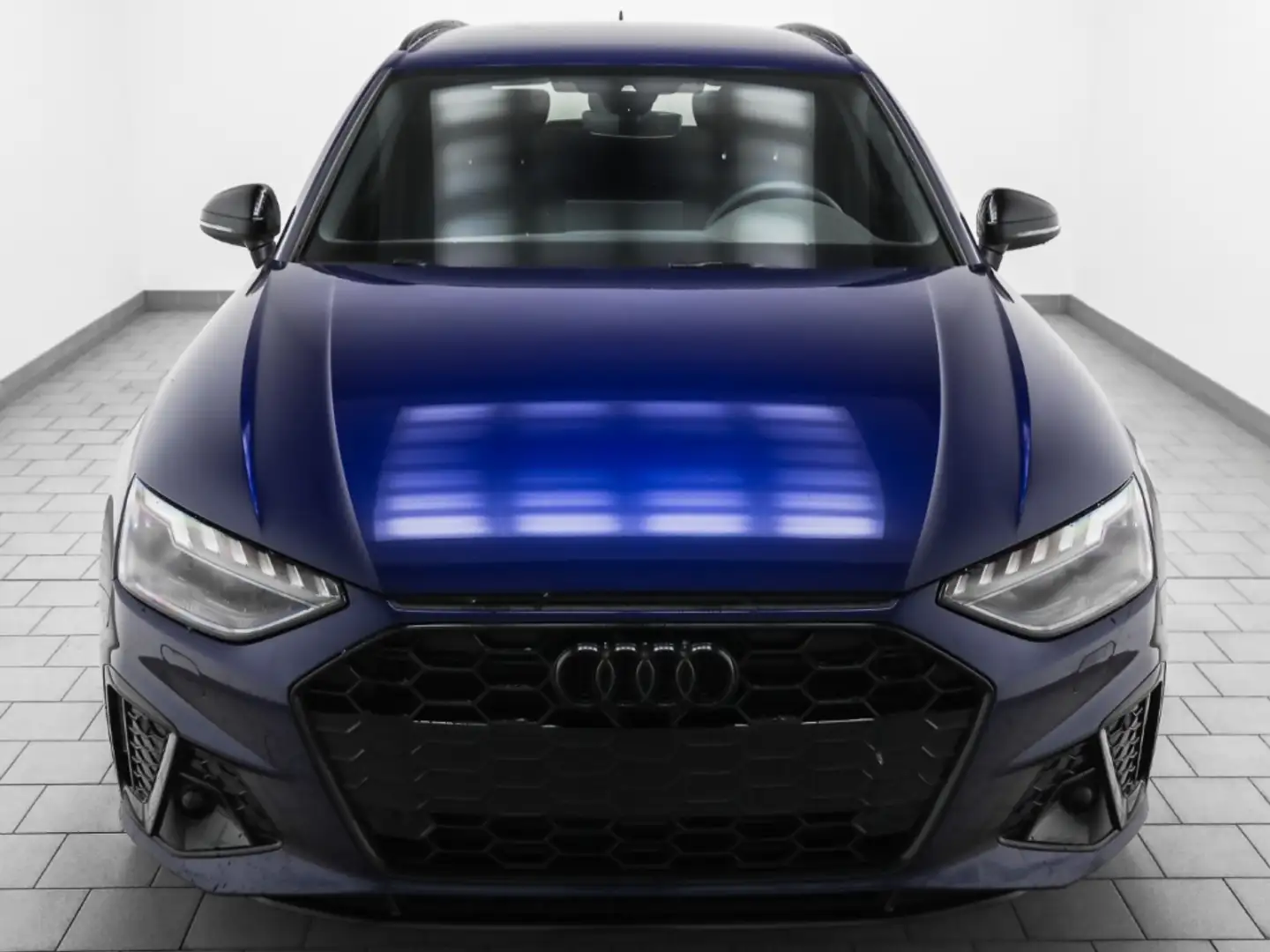 Audi A4 Avant S line 40 TFSI competition edition plus Blau - 2