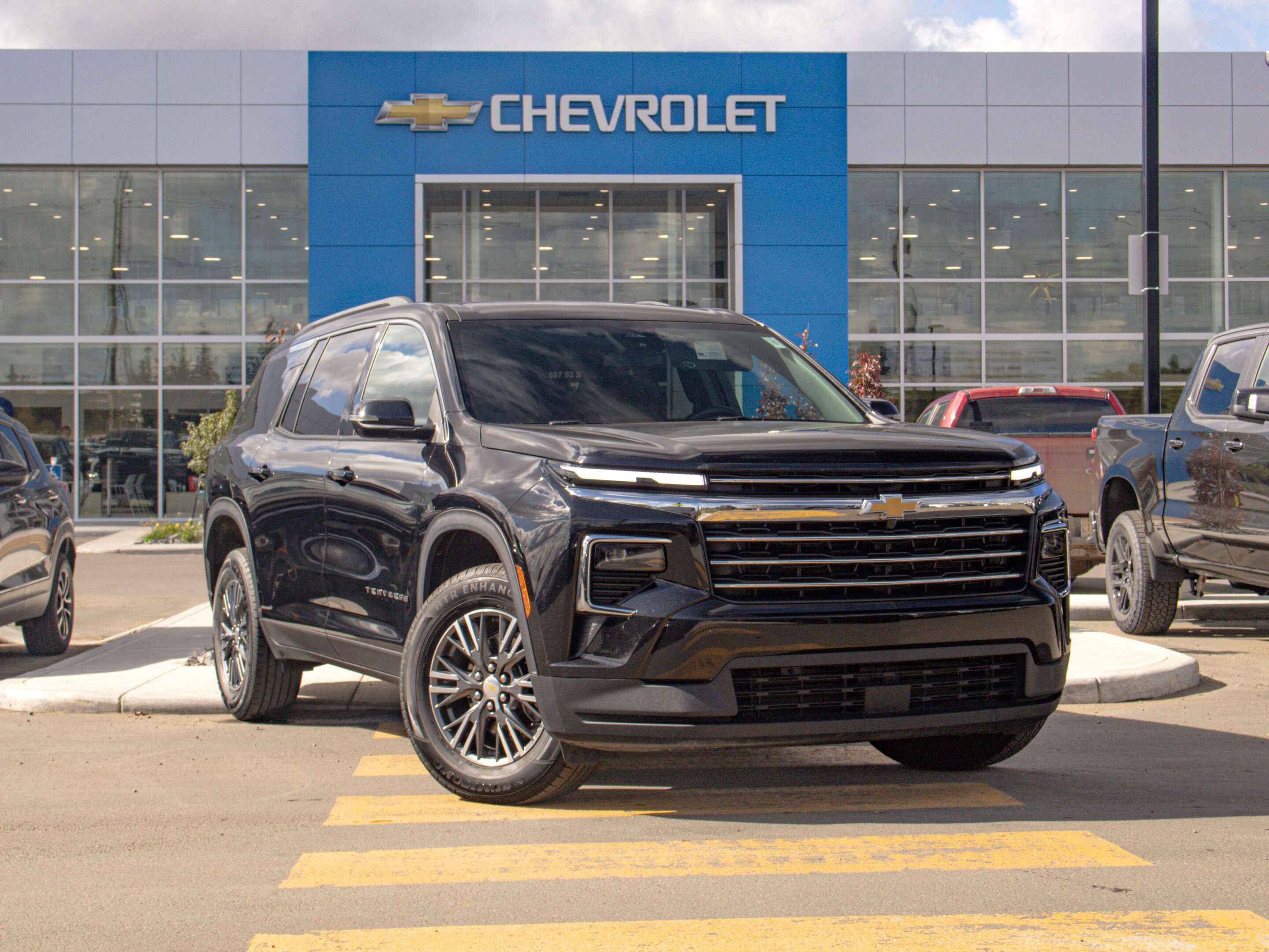 2026 Chevrolet Traverse 2LT AWD 2.5T 7 Passenger | Heated Leather Bucket S — photo 1