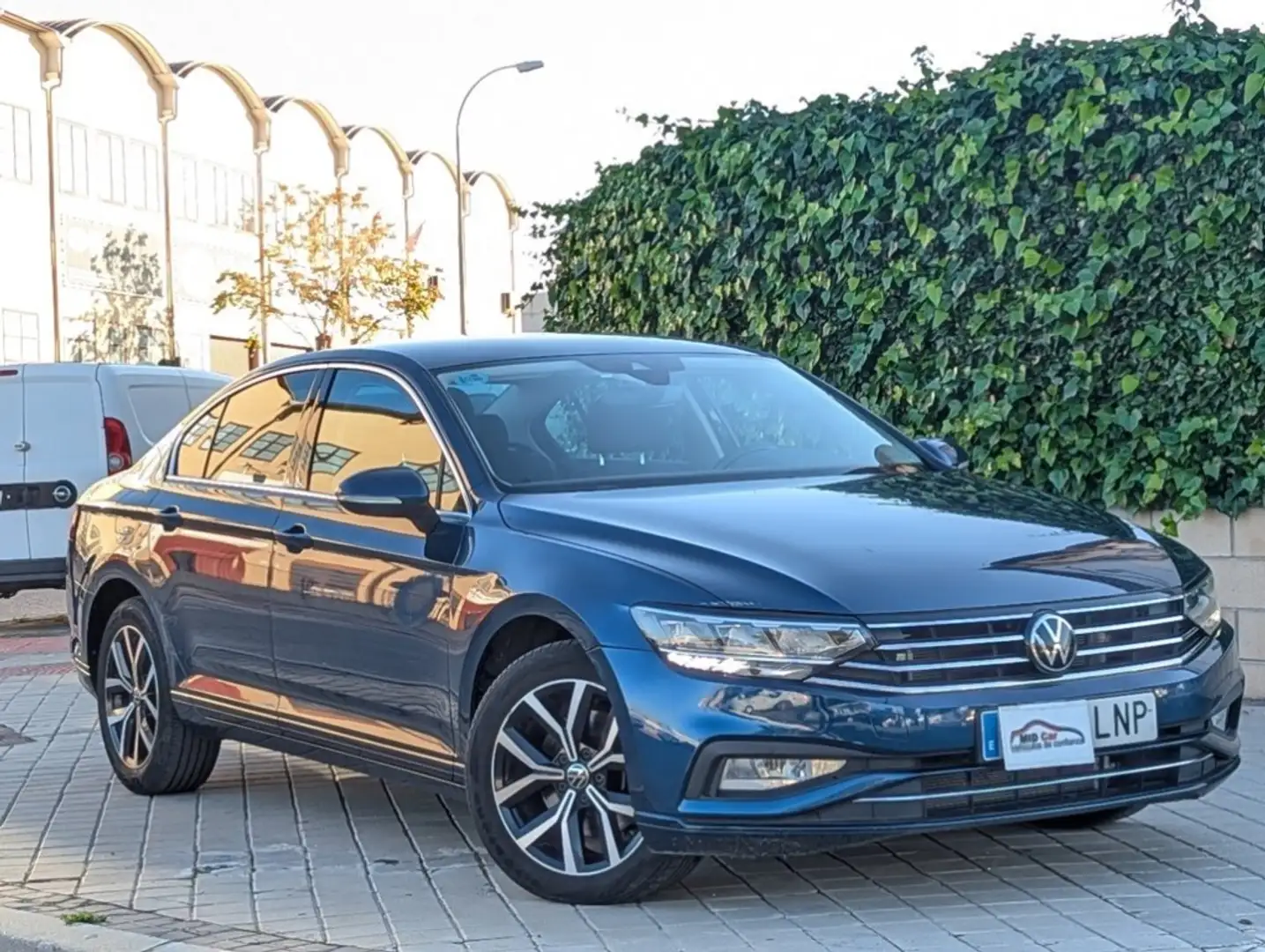 Volkswagen Passat 2.0TDI EVO Executive DSG7 110kW Azul - 1