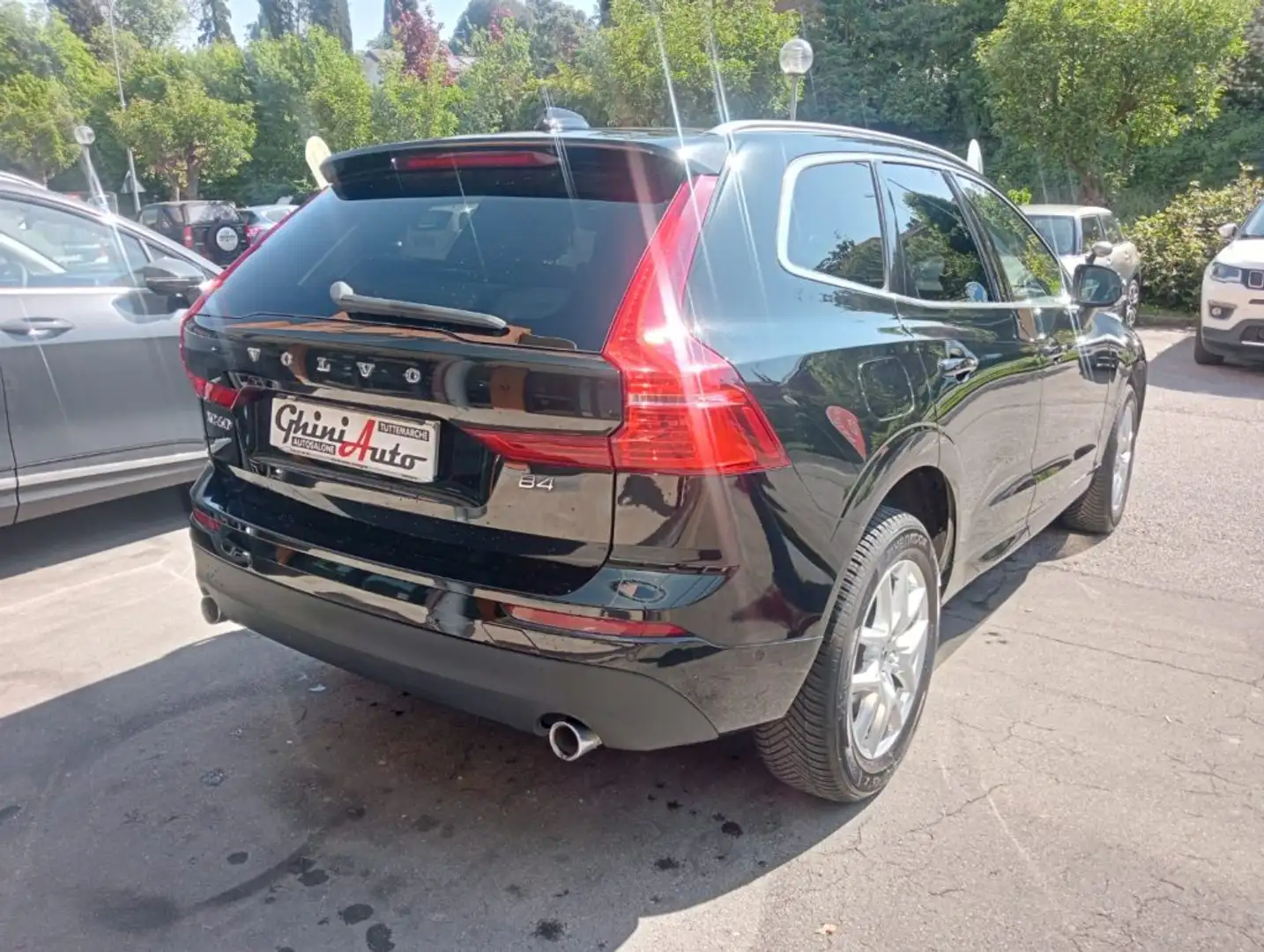 Volvo XC60 B4 (d) Geartronic Momentum HYBRID/DIESEL Nero - 2
