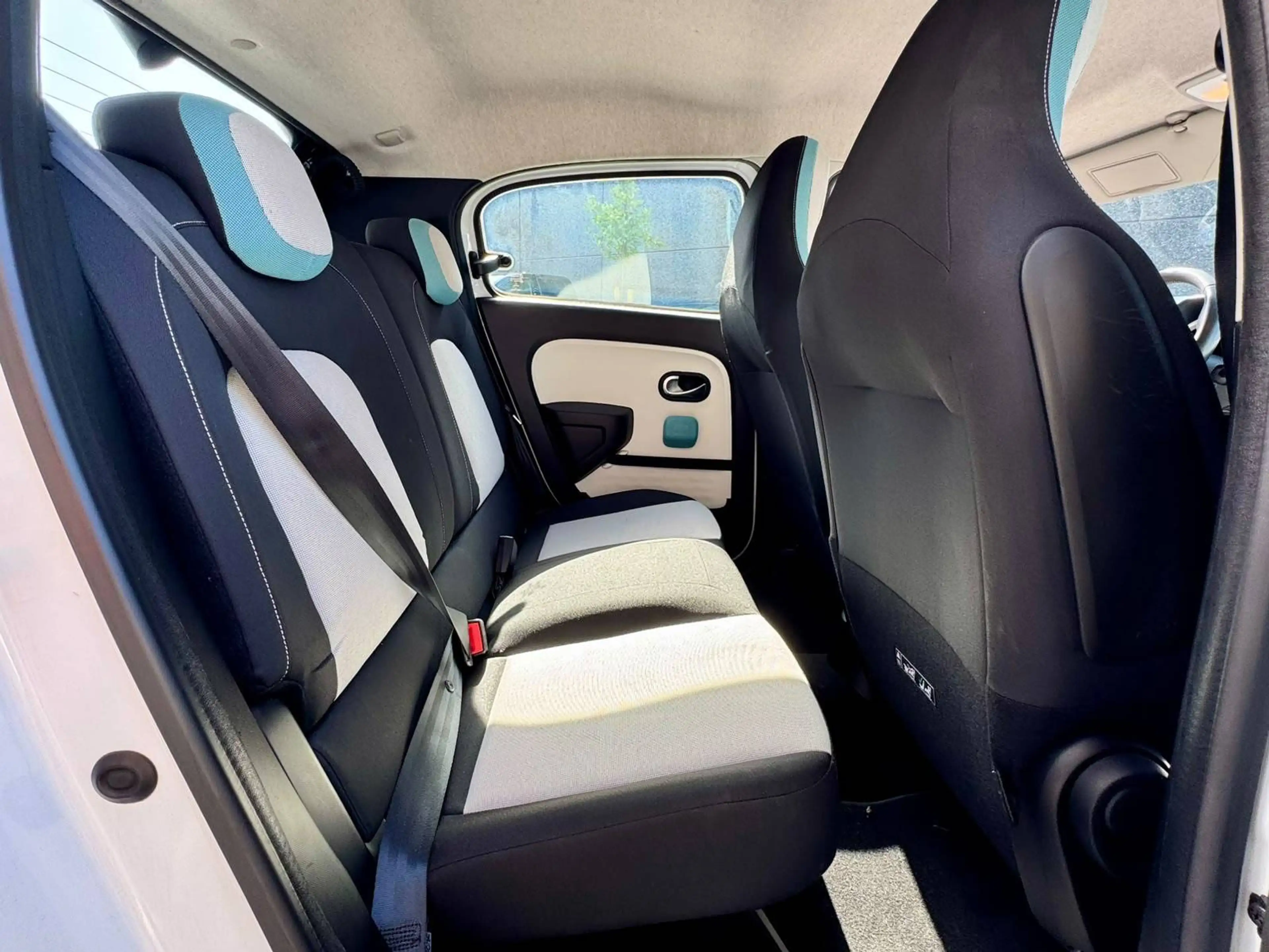 Renault Twingo Twingo 1.0i SCe Intens S&S — photo 11