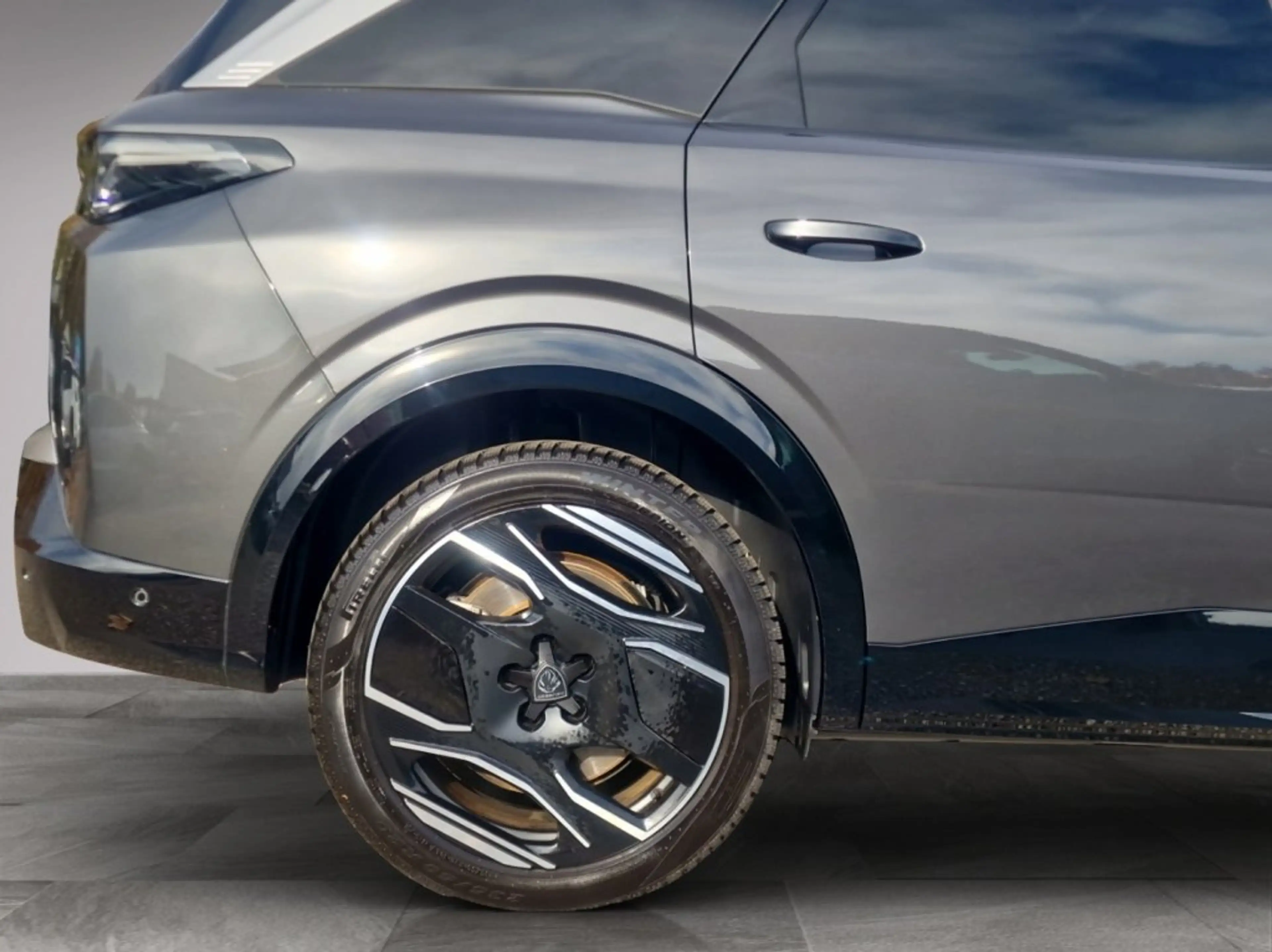 Peugeot 5008 E-5008 GT Elektromotor 210 (Batterie 73 kWh) — photo 6