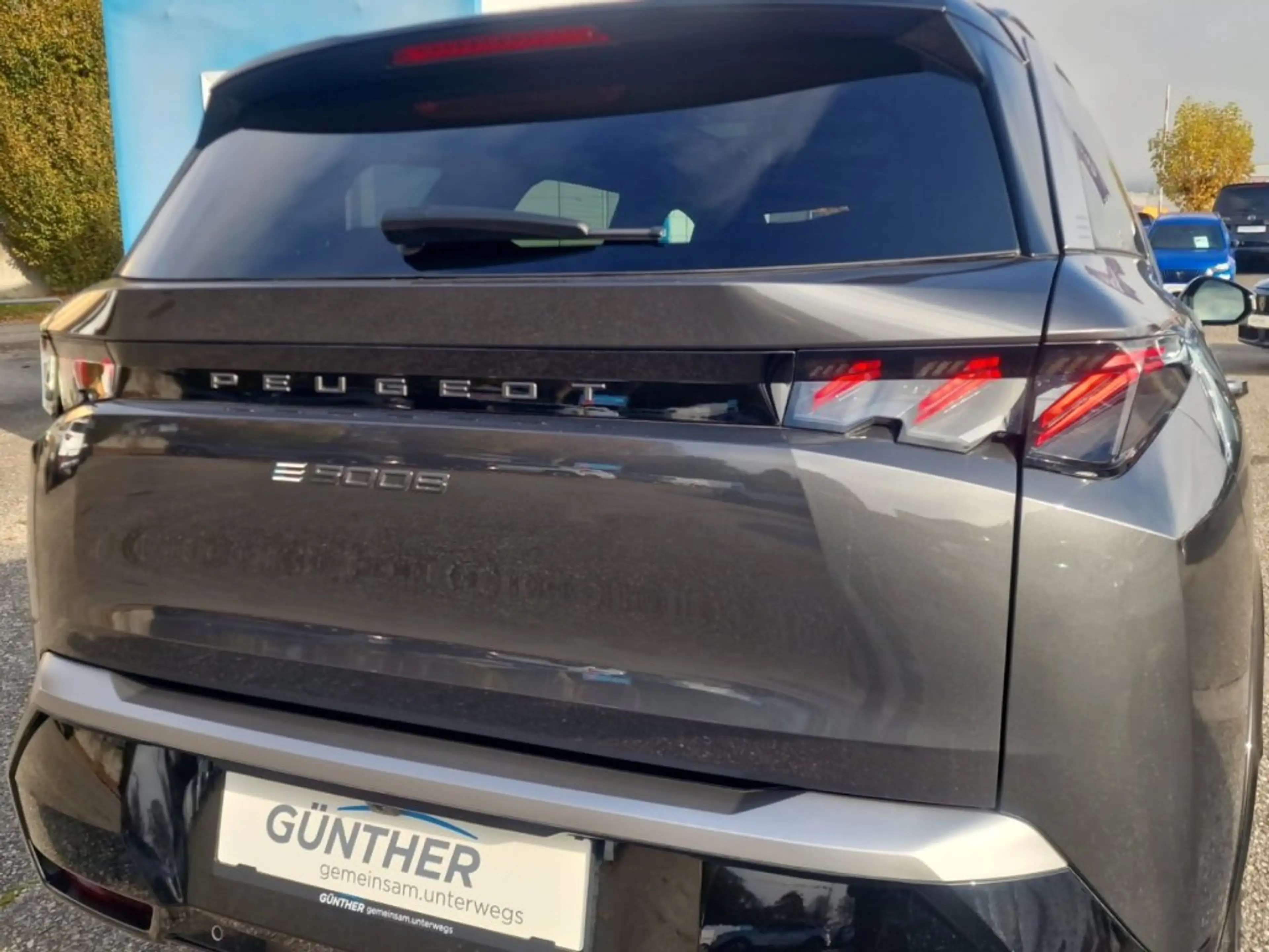 Peugeot 5008 E-5008 GT Elektromotor 210 (Batterie 73 kWh) — photo 13