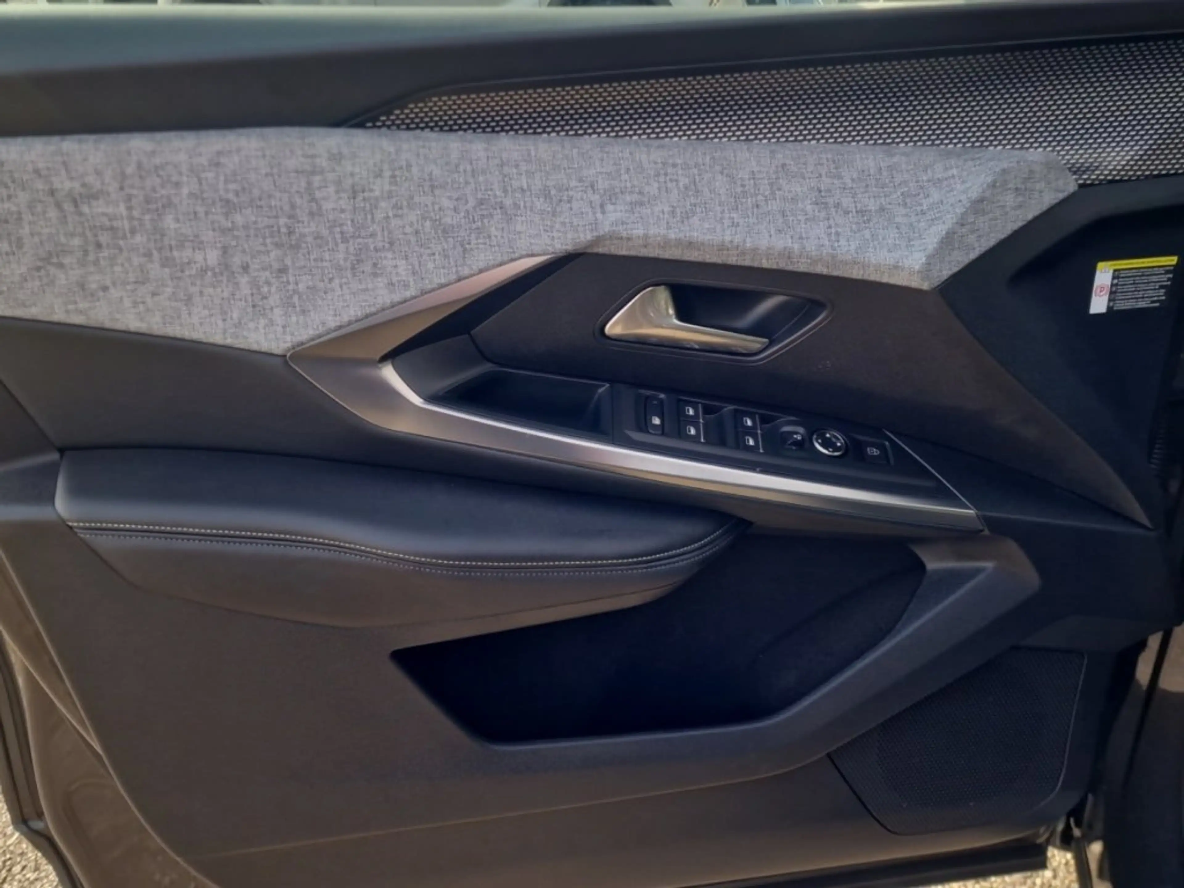 Peugeot 5008 E-5008 GT Elektromotor 210 (Batterie 73 kWh) — photo 14