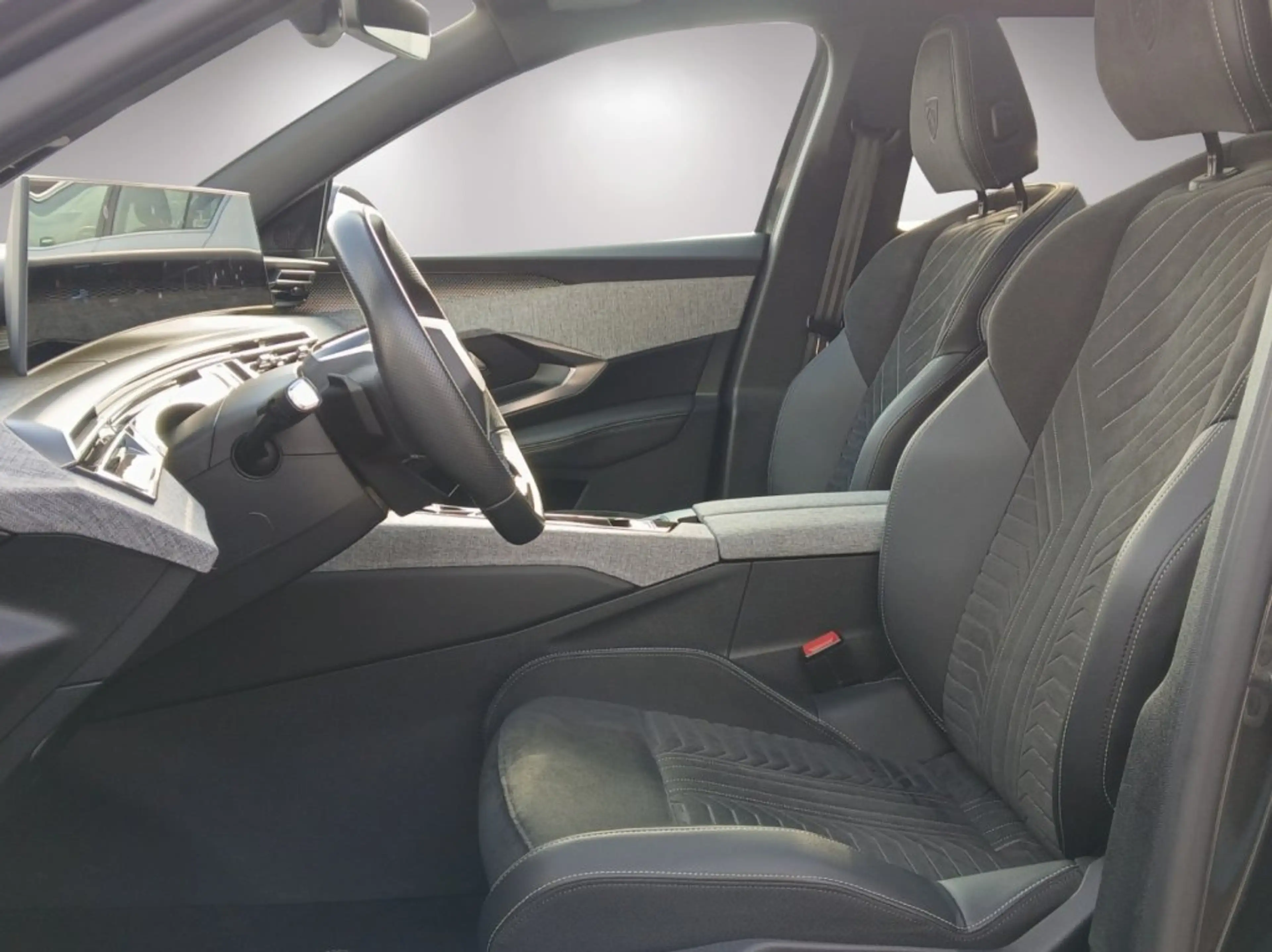 Peugeot 5008 E-5008 GT Elektromotor 210 (Batterie 73 kWh) — photo 7