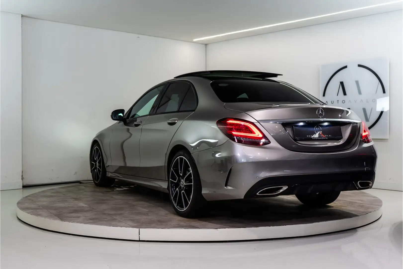 Mercedes-Benz C 300 Premium Plus AMG 259PK | Pano | Burmester | Sfeer Grijs - 2