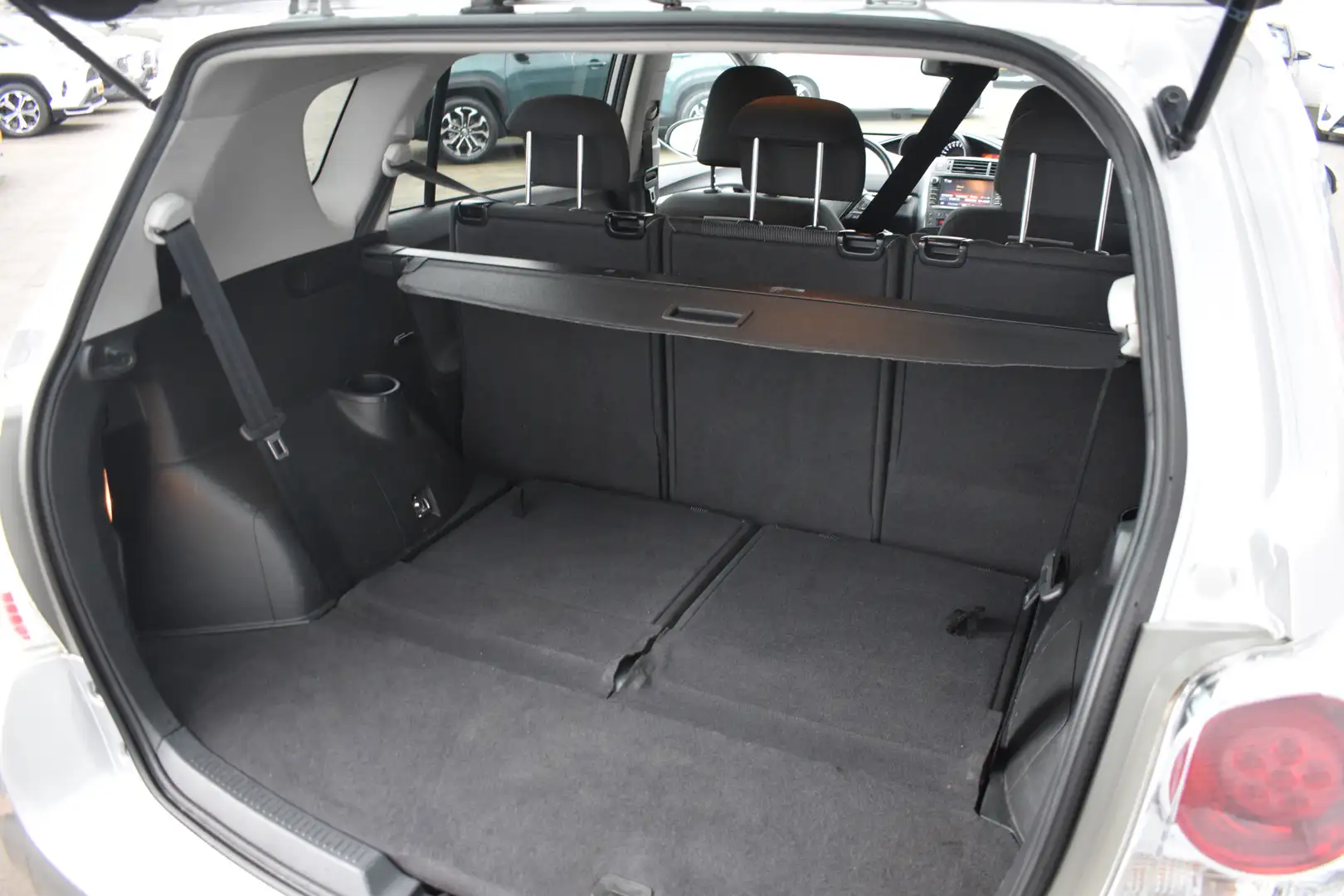 Toyota Verso 1.8 VVT-i Aspiration 7p. Limited Automaat 147pk | Grijs - 2