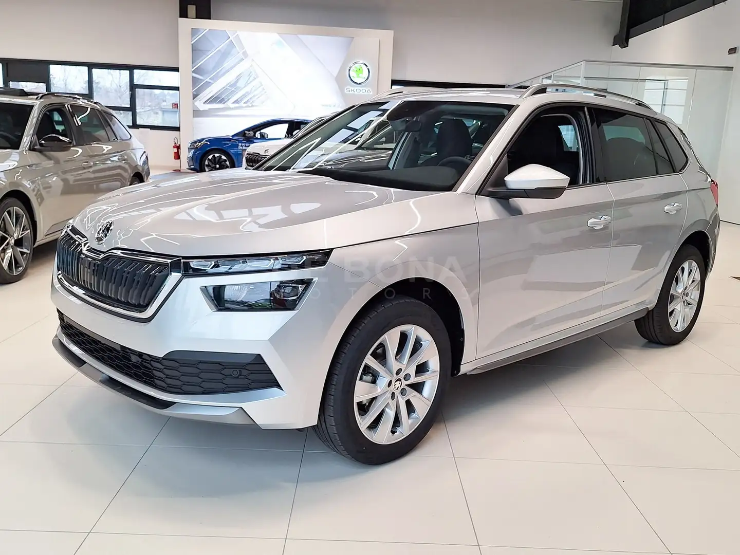 Skoda Kamiq 1.0 tsi style 110cv Argento - 1